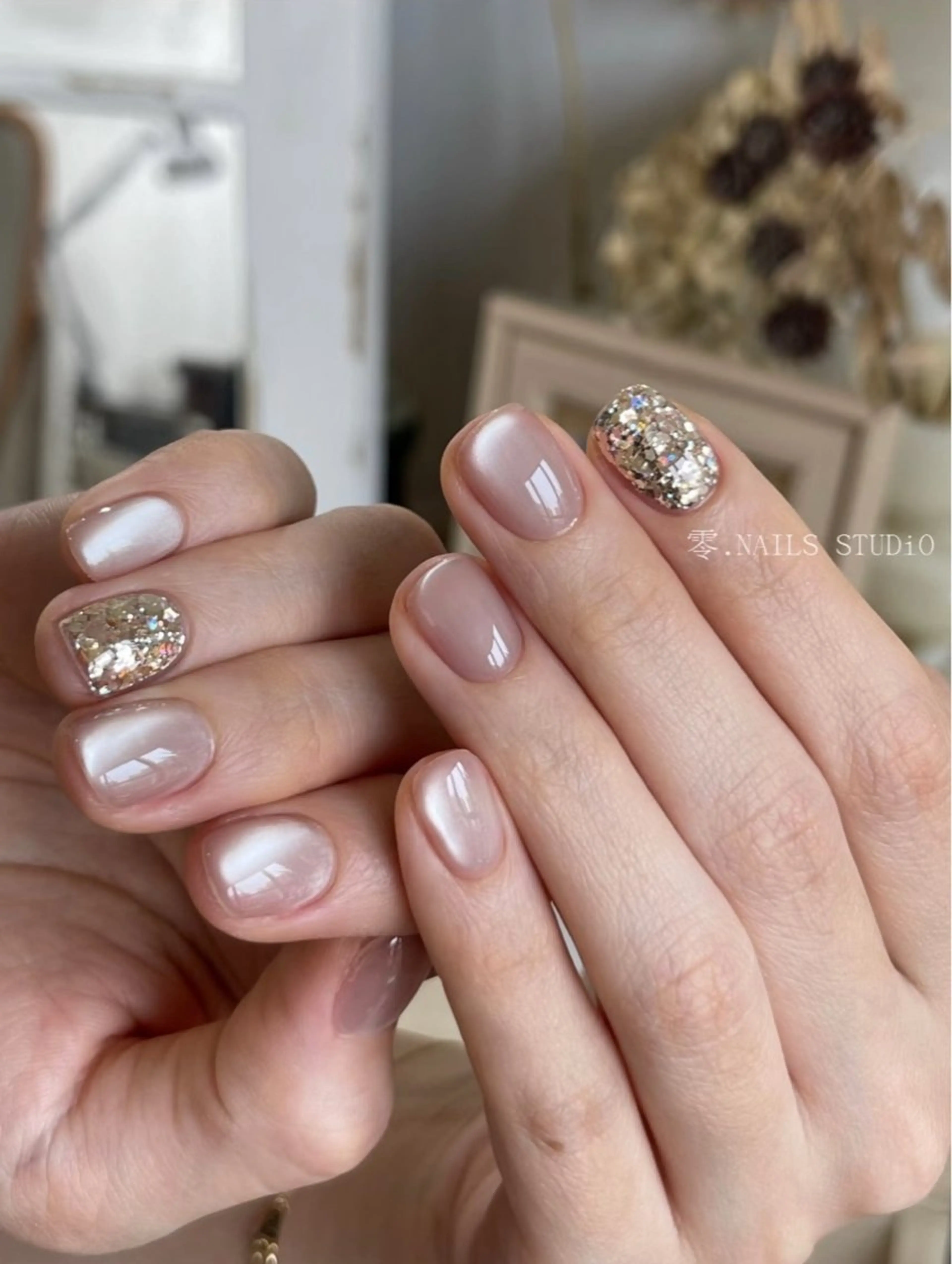 【マグネット&ラメの組み合わせ】ソフトジェルオフ➕1000円＊甘皮ケア込み 160色から2色を選べて、お試しが可能です。の写真