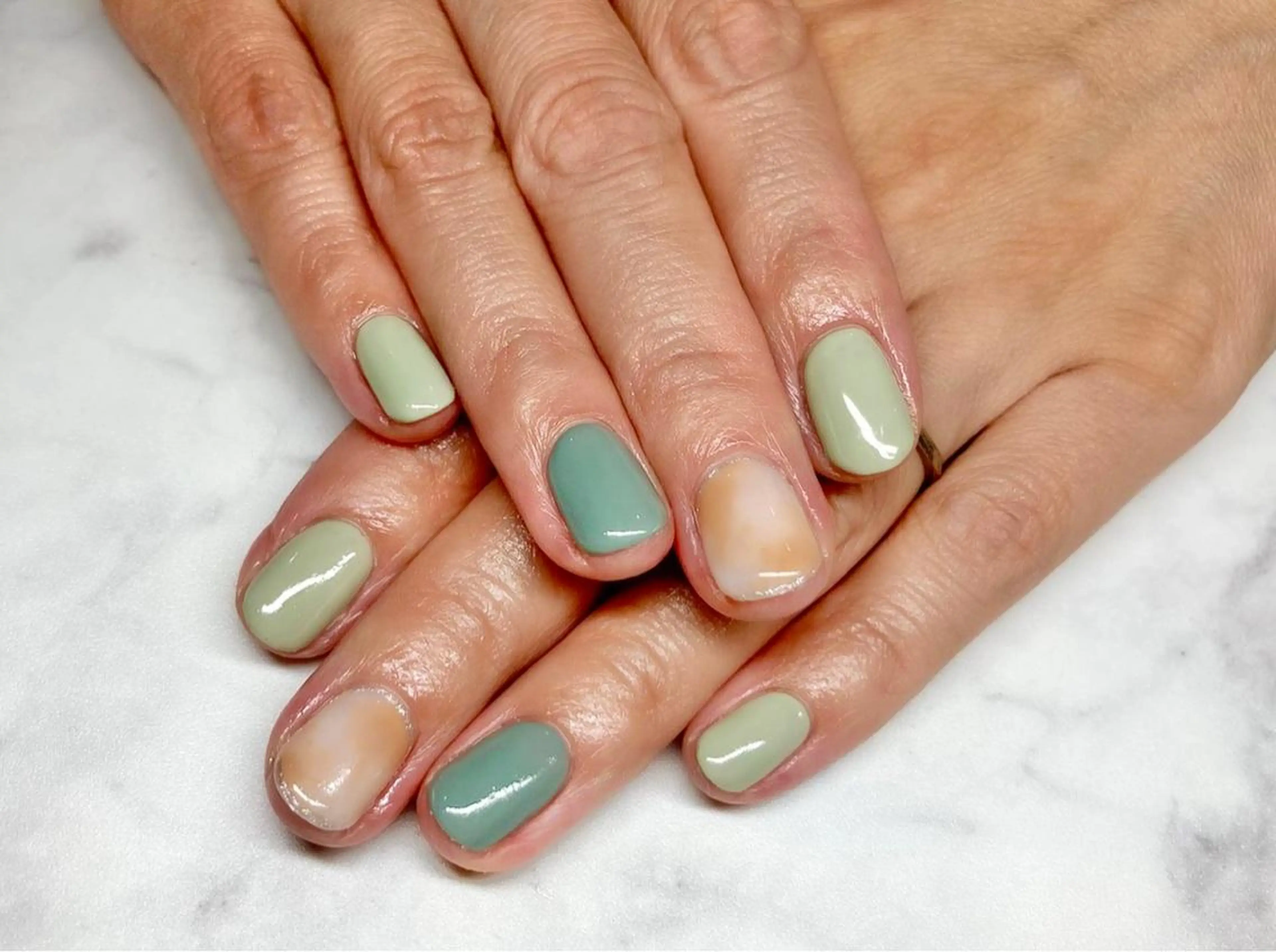 ネイル ジェルネイル ニュアンスネイル パラジェル ハンドネイル Nail&eye Belire 新宿のネイルデザイン