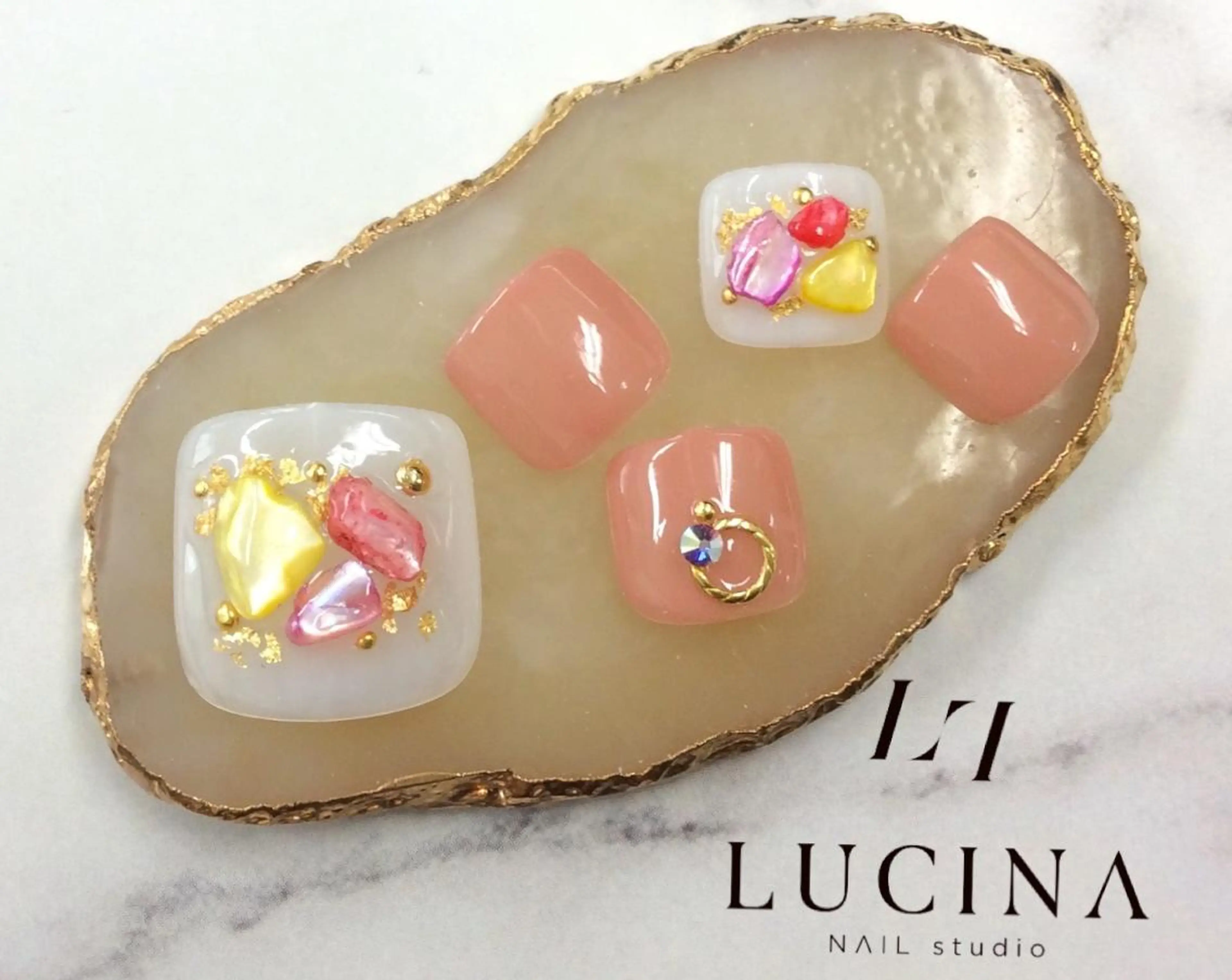 ネイル 新橋 ルキナ スタッフのネイルデザイン