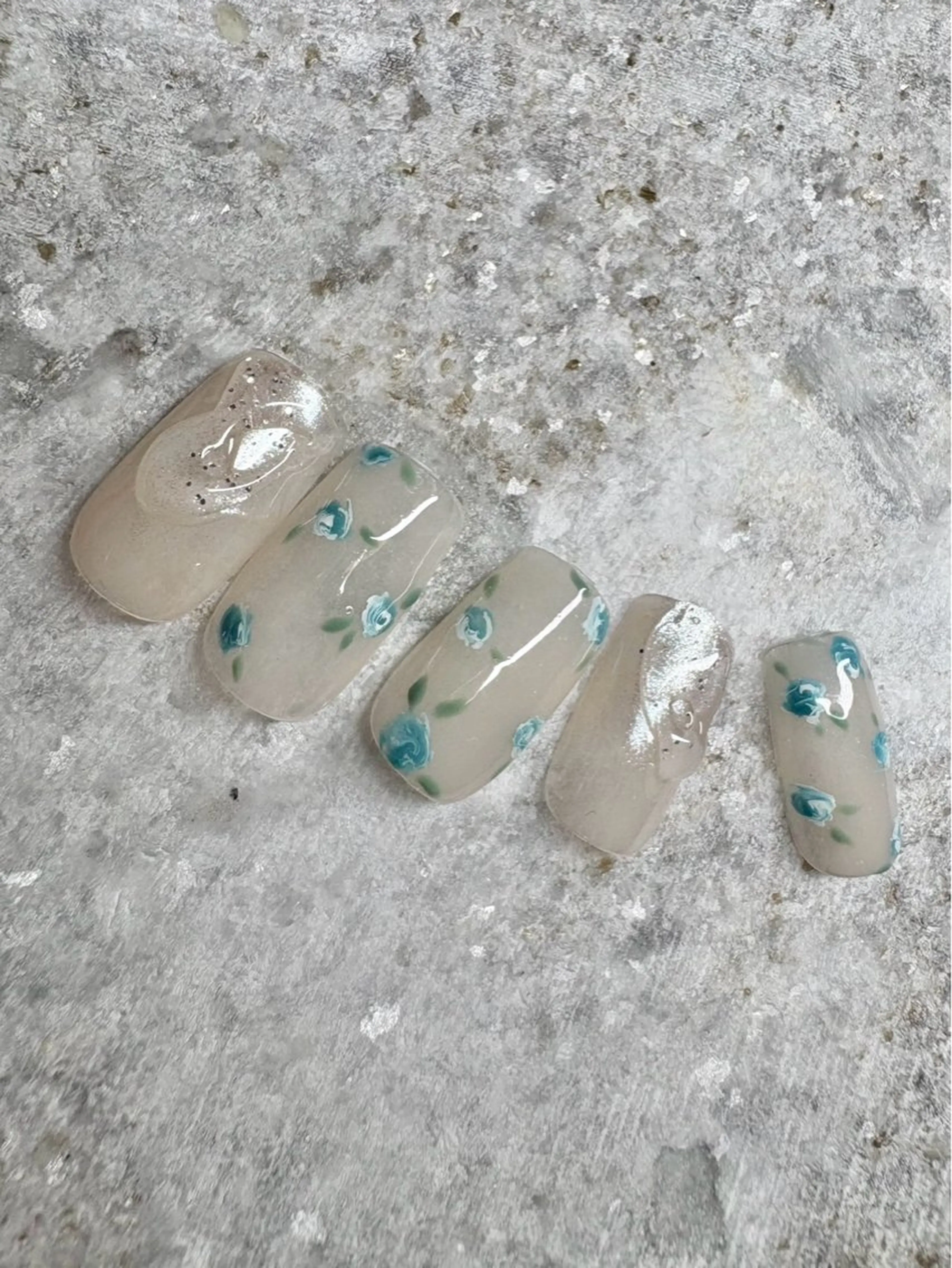 ネイル ハンドネイル 黒須莉奈 IRYのネイルデザイン