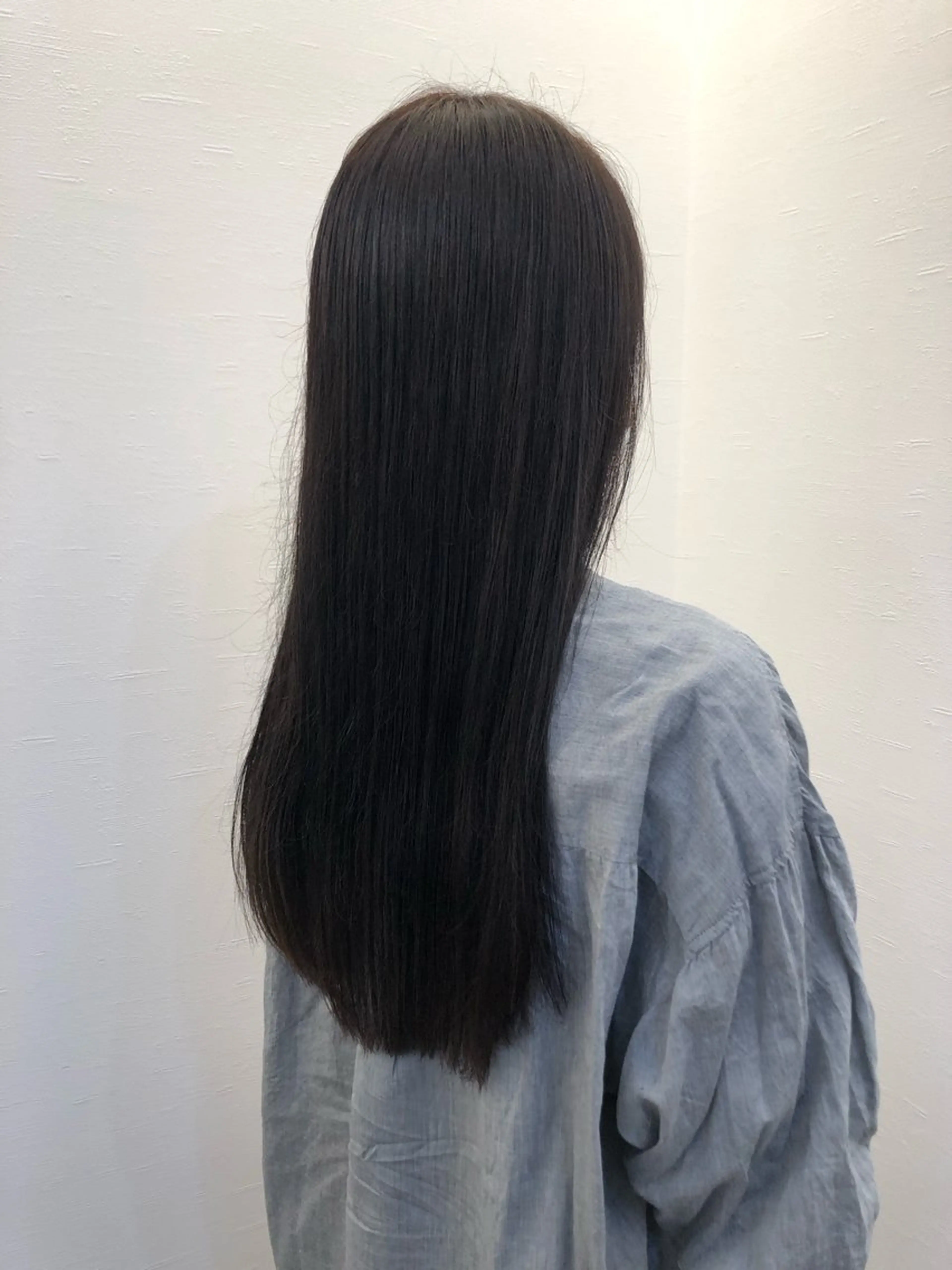 ロング ツノガイ エリのヘアスタイル