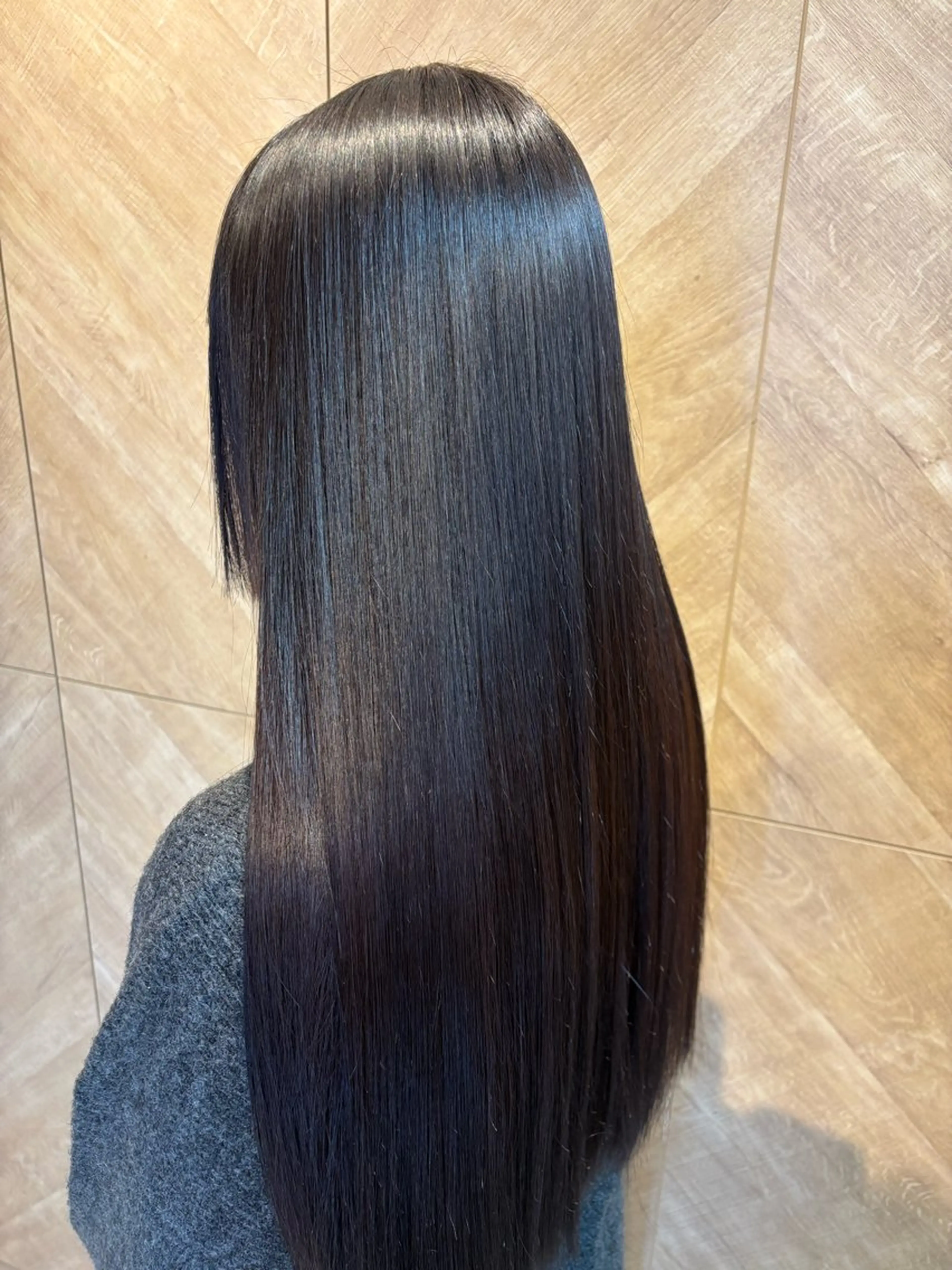 ロング 髪質改善 縮毛矯正 岡本樹一 🍁のヘアスタイル