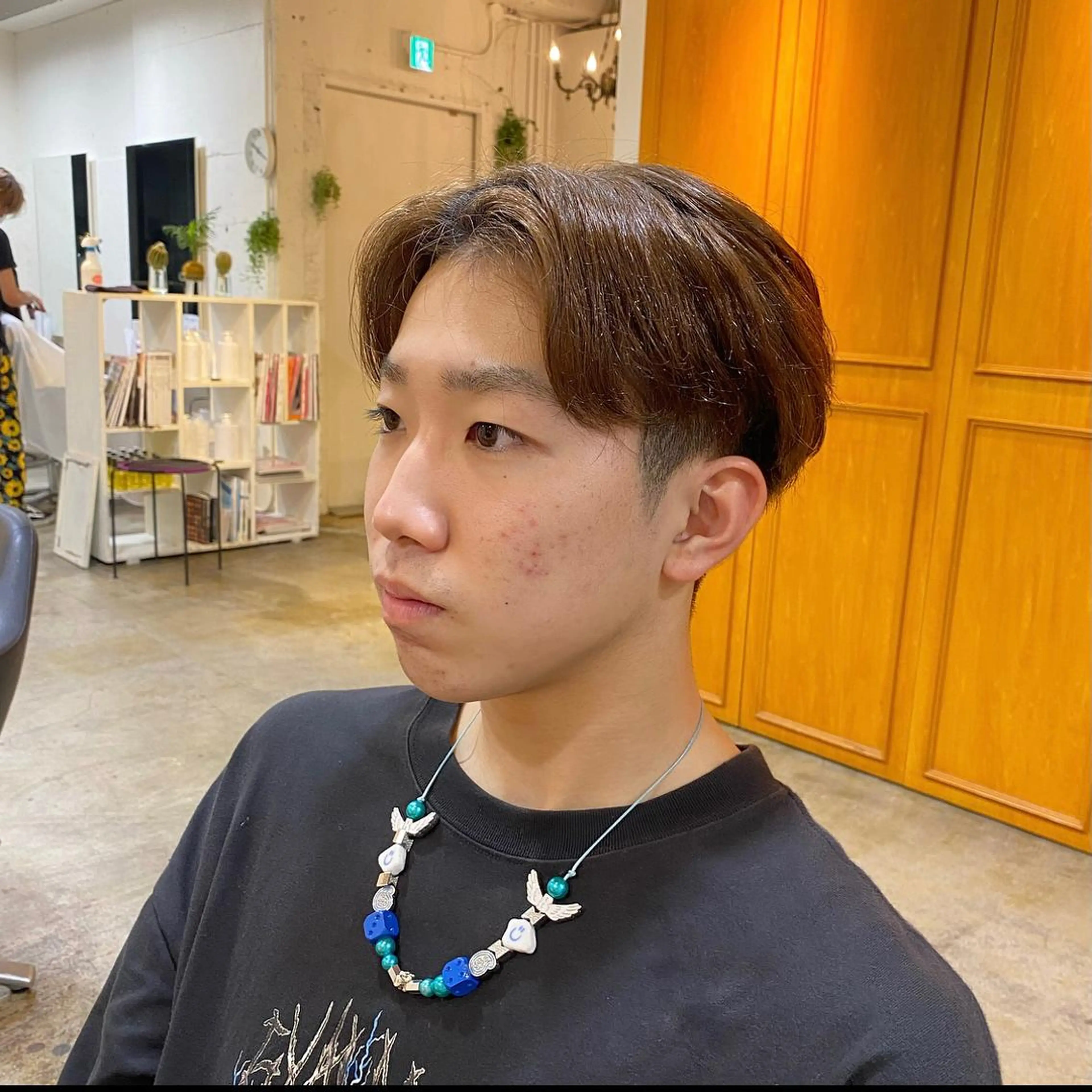 メンズ センターパート JINKIメンズ特化 メンズカットパーマのヘアスタイル