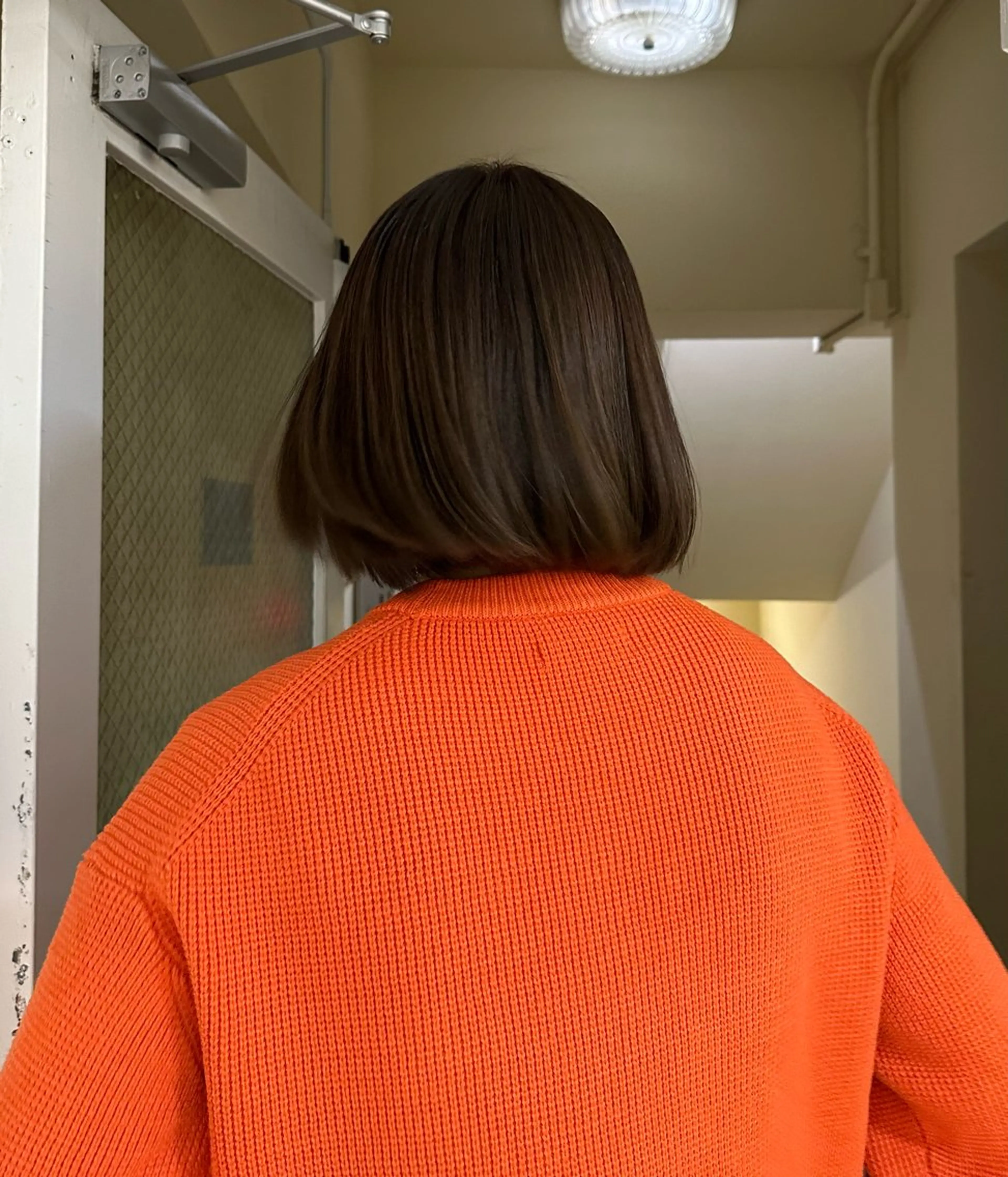 ショート カラー ベージュカラー オリーブベージュ 竹中 彩音のヘアスタイル