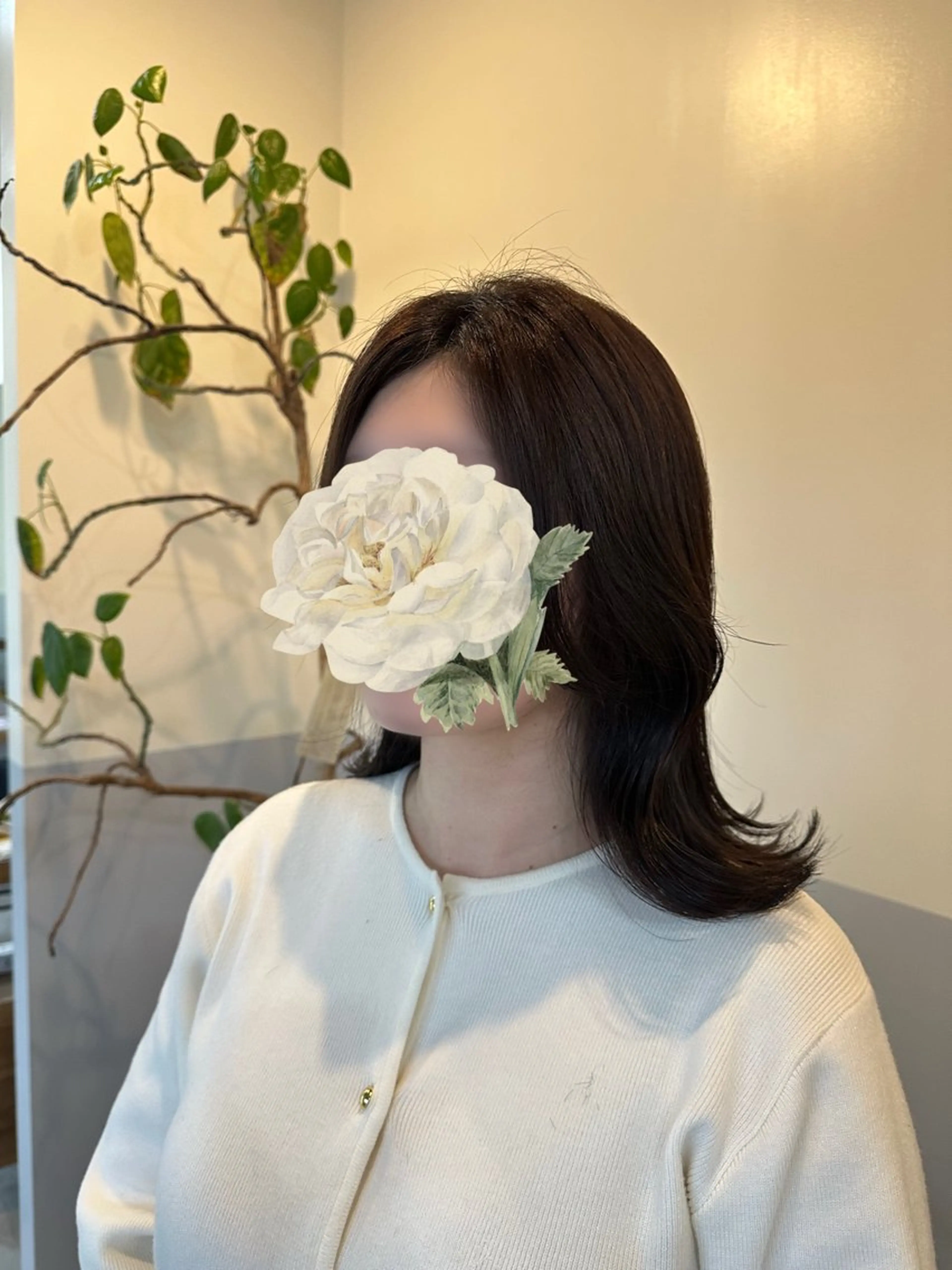 ミディアム レイヤーカット 三浦彩那/ 透明感カラー/岡崎のヘアスタイル