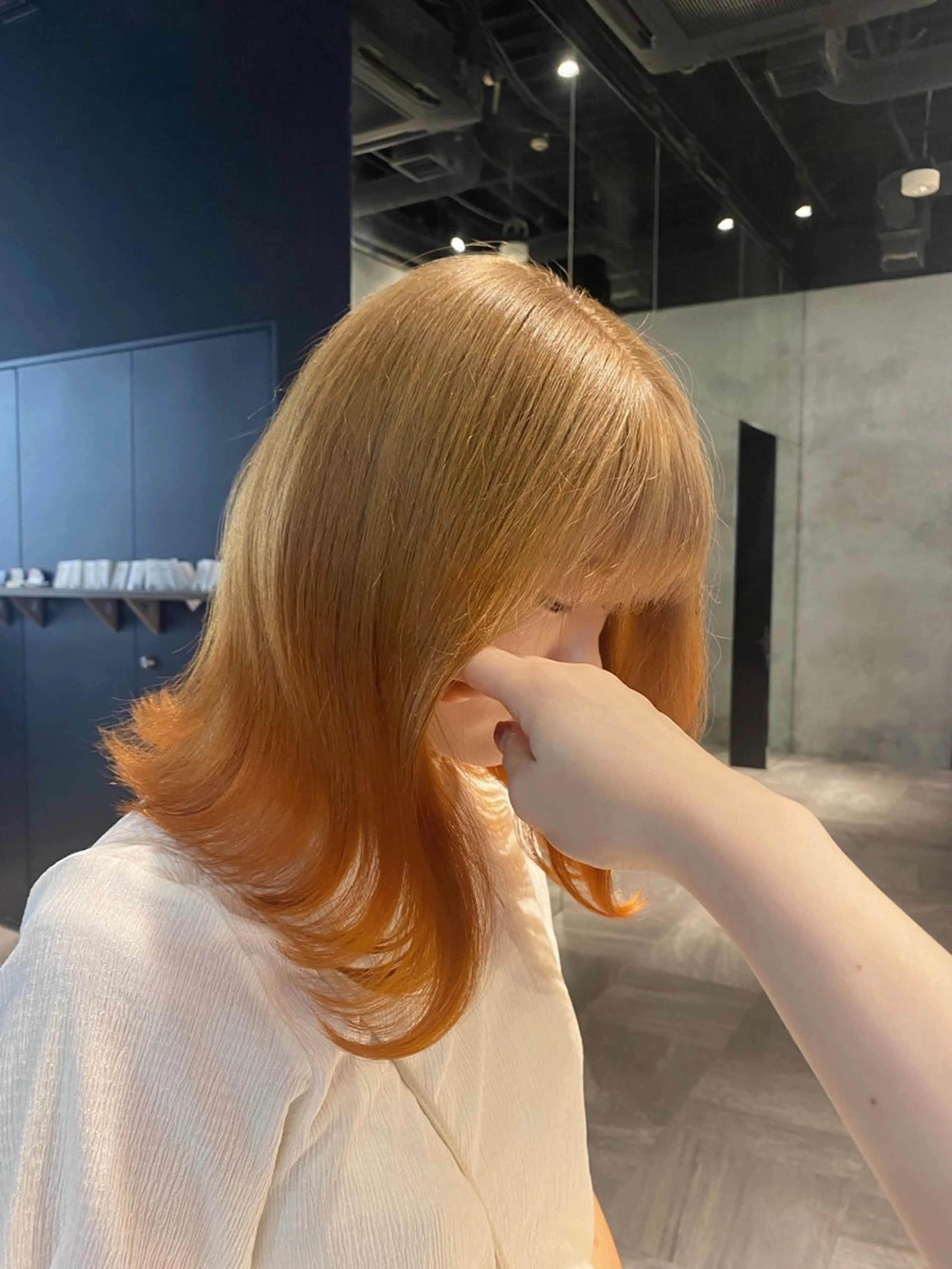 セミロング カラー レイヤー/ボブ/透明 感カラー/佐藤奈由のヘアスタイル