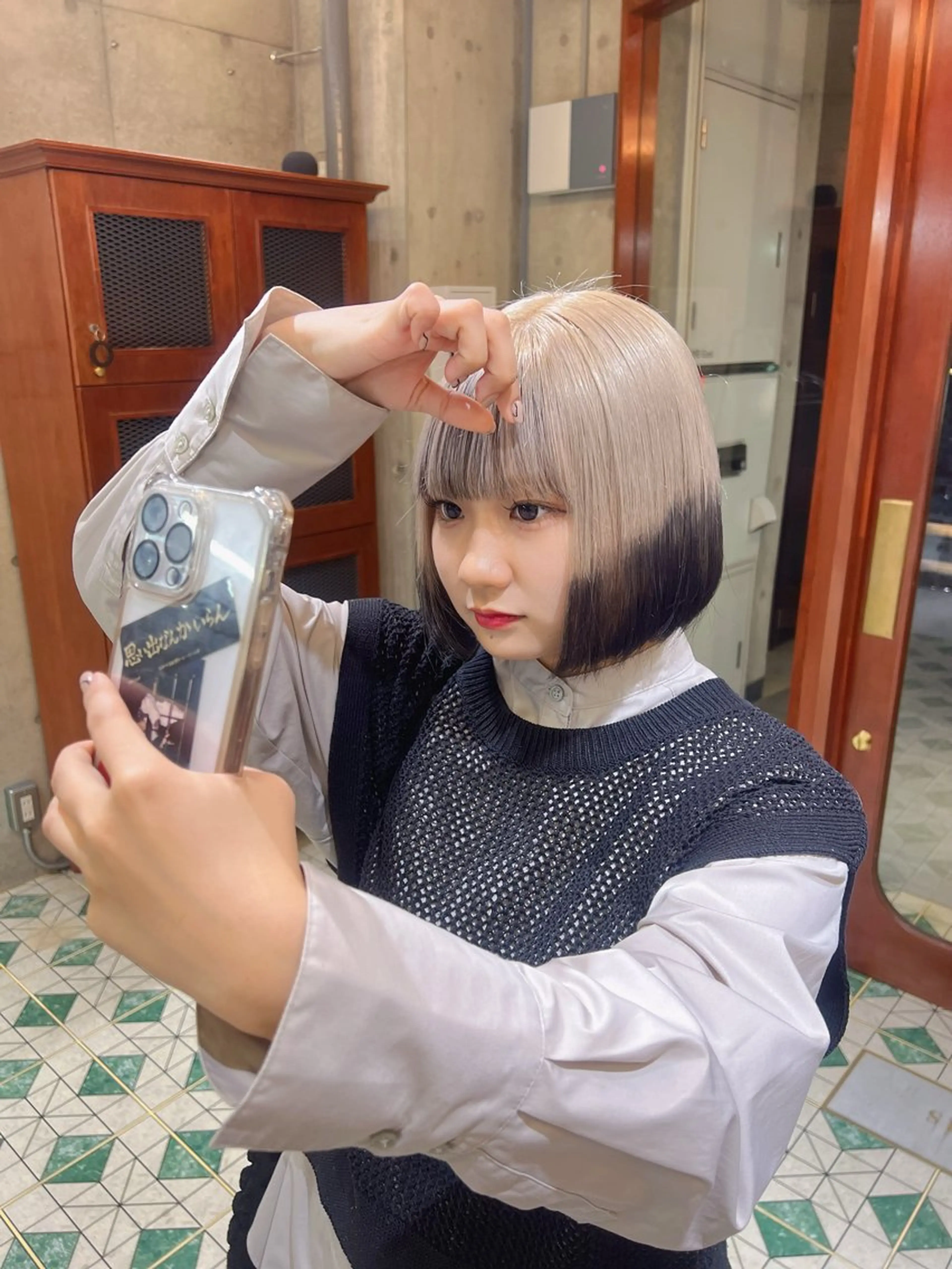 ミディアム カラー 近藤 詩桜のヘアスタイル