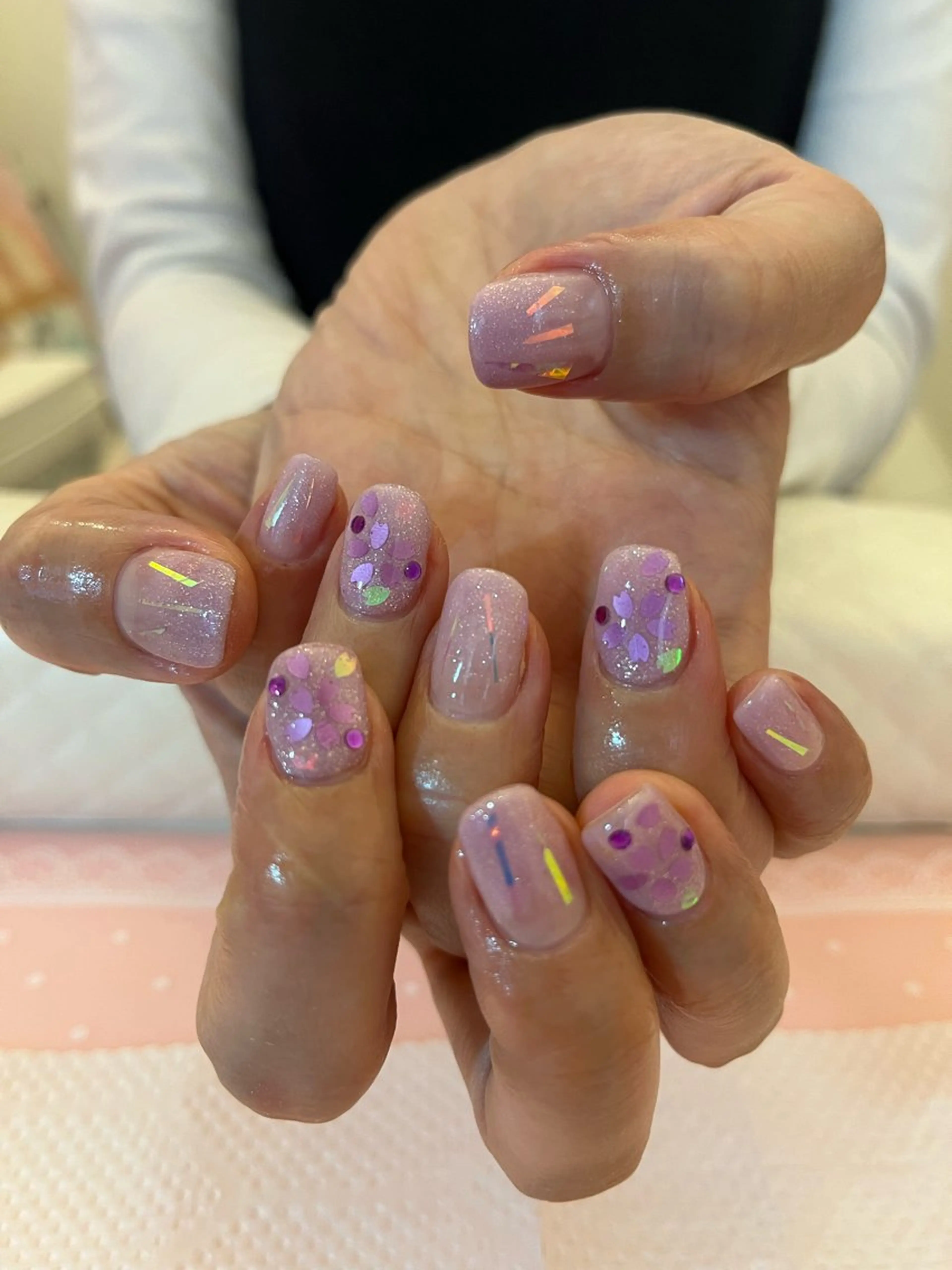 ネイル オーロラネイル 桜ネイル キラキラネイル ピンク パープル ネイルサロン ショコラのネイルデザイン