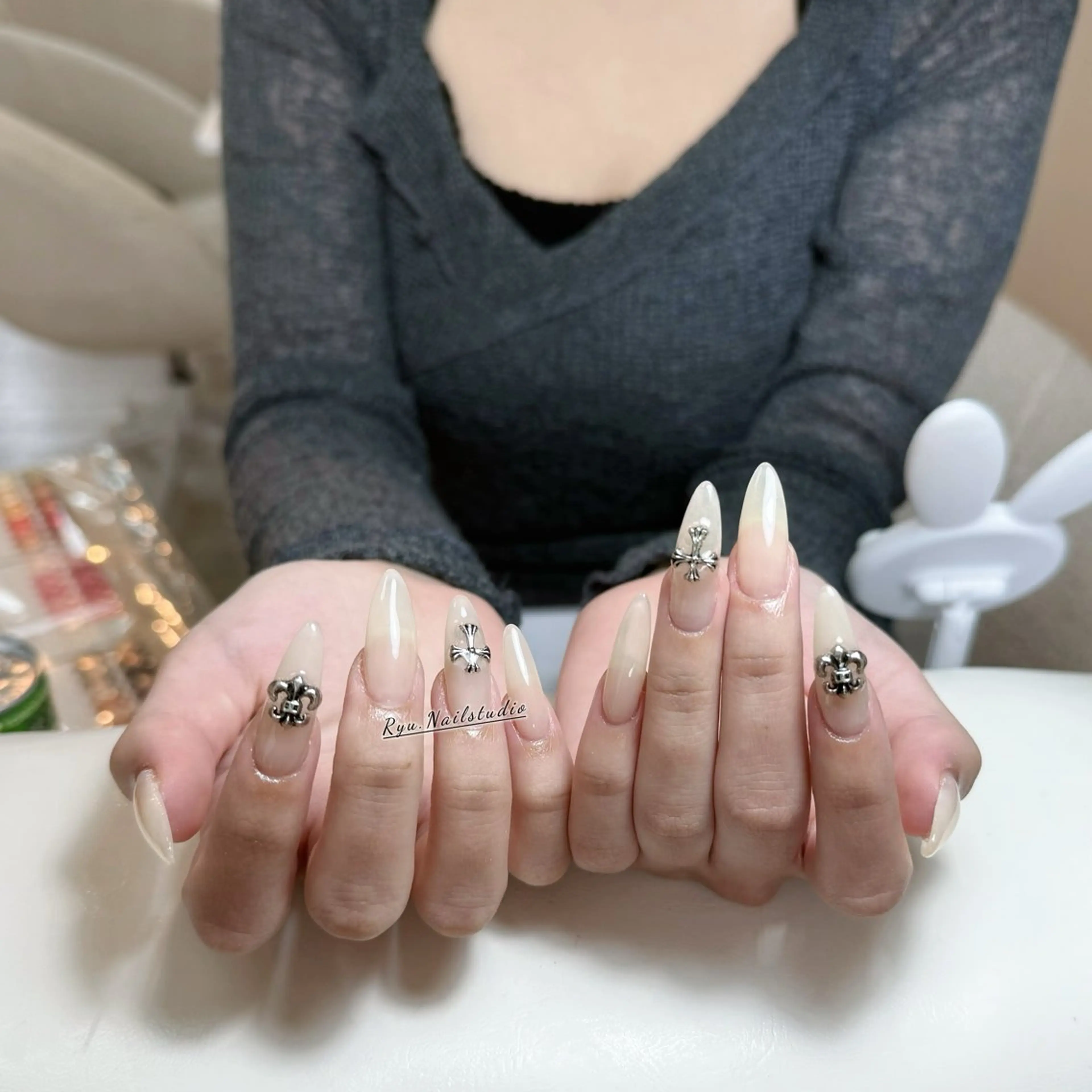 ネイル アートネイル ジェルネイル キラキラネイル ミラーネイル ニュアンスネイル ハンドネイル Ryu Nail Studio所属・Ryu nail studioのネイルデザイン