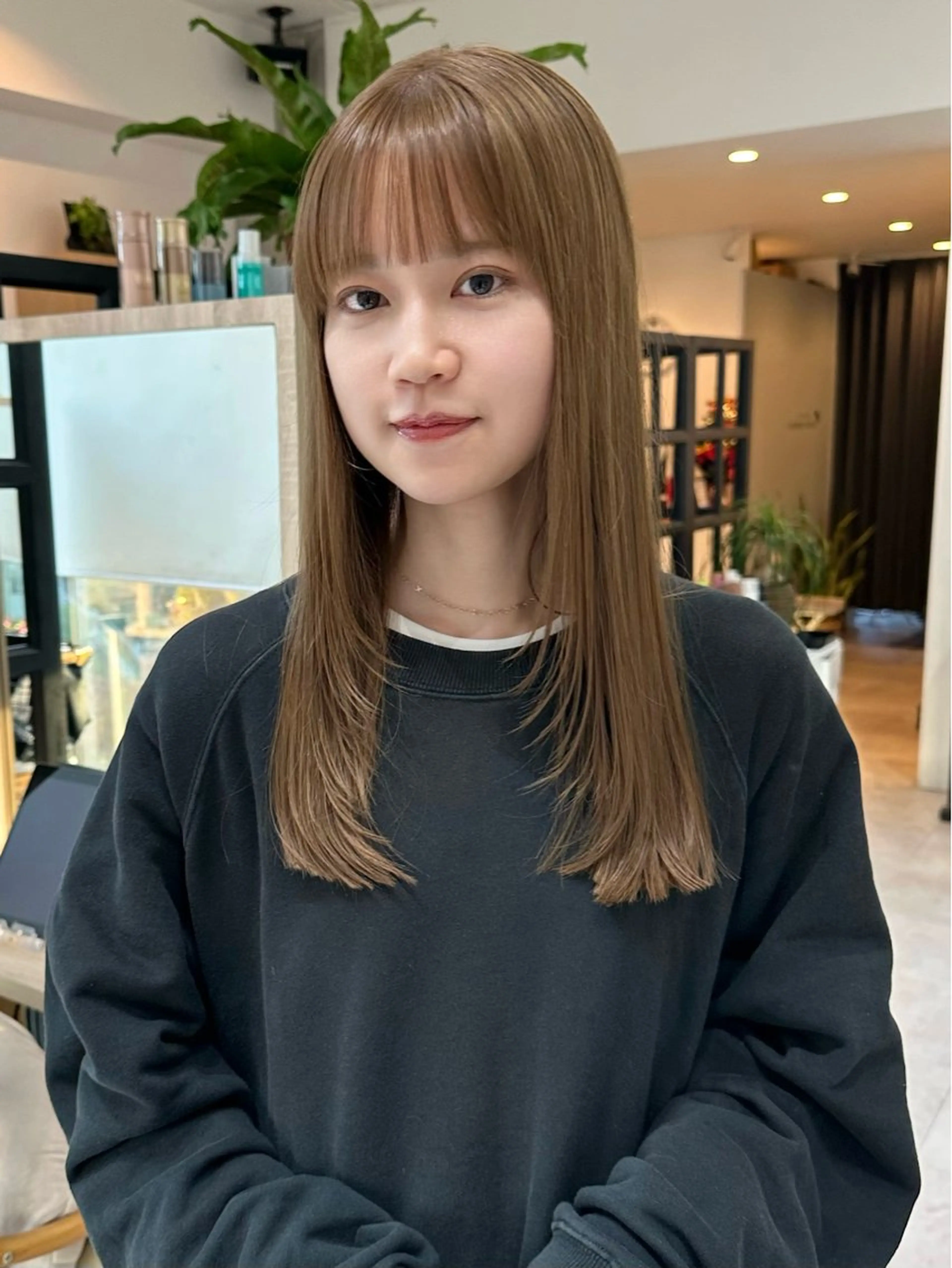 セミロング 顔まわりレイヤー レイヤーカット ✨透明感カラー/縮毛 恵比寿HAYATO✨のヘアスタイル