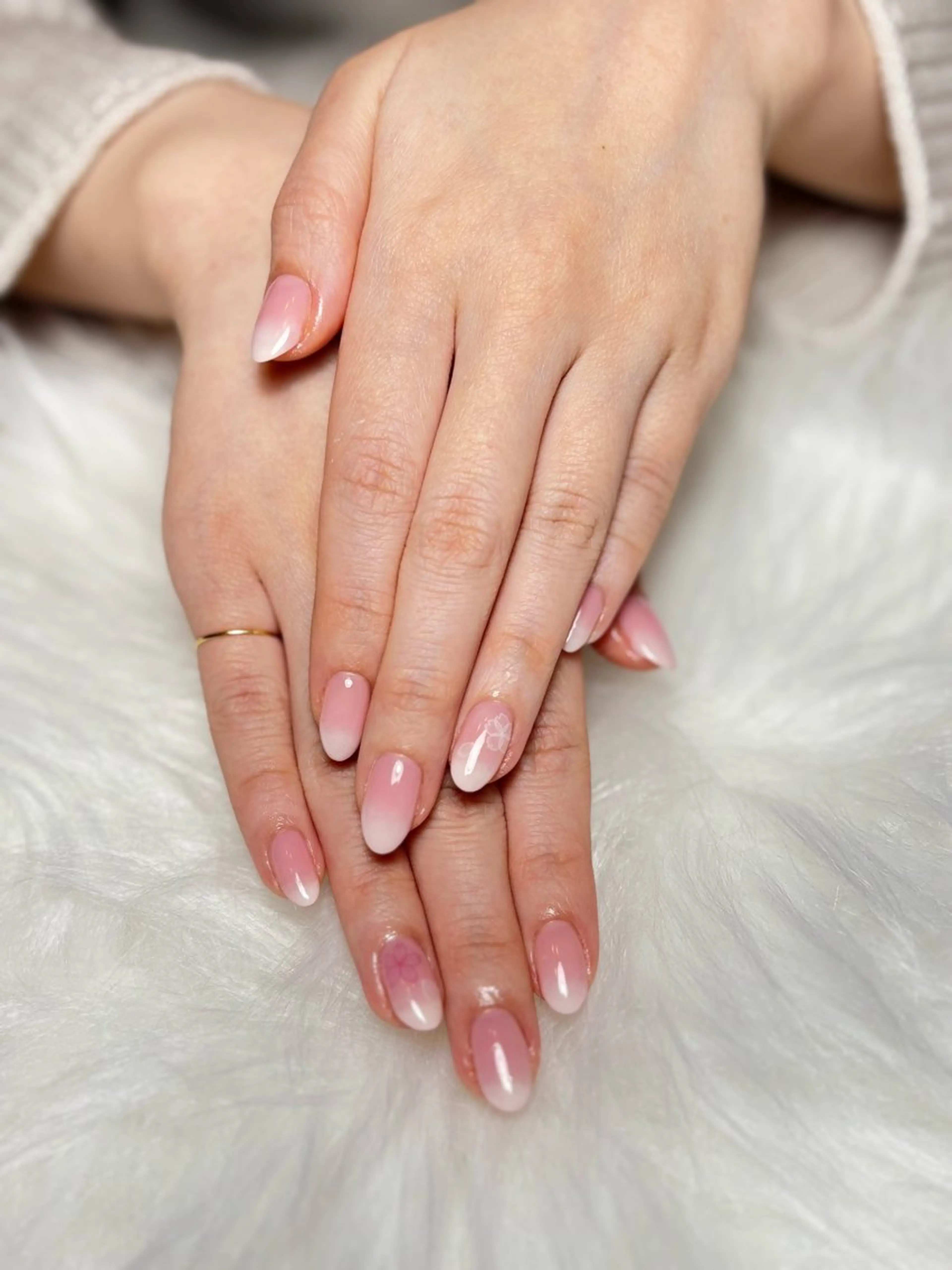 ネイル 春ネイル ハンドネイル Minamo 🩵のネイルデザイン