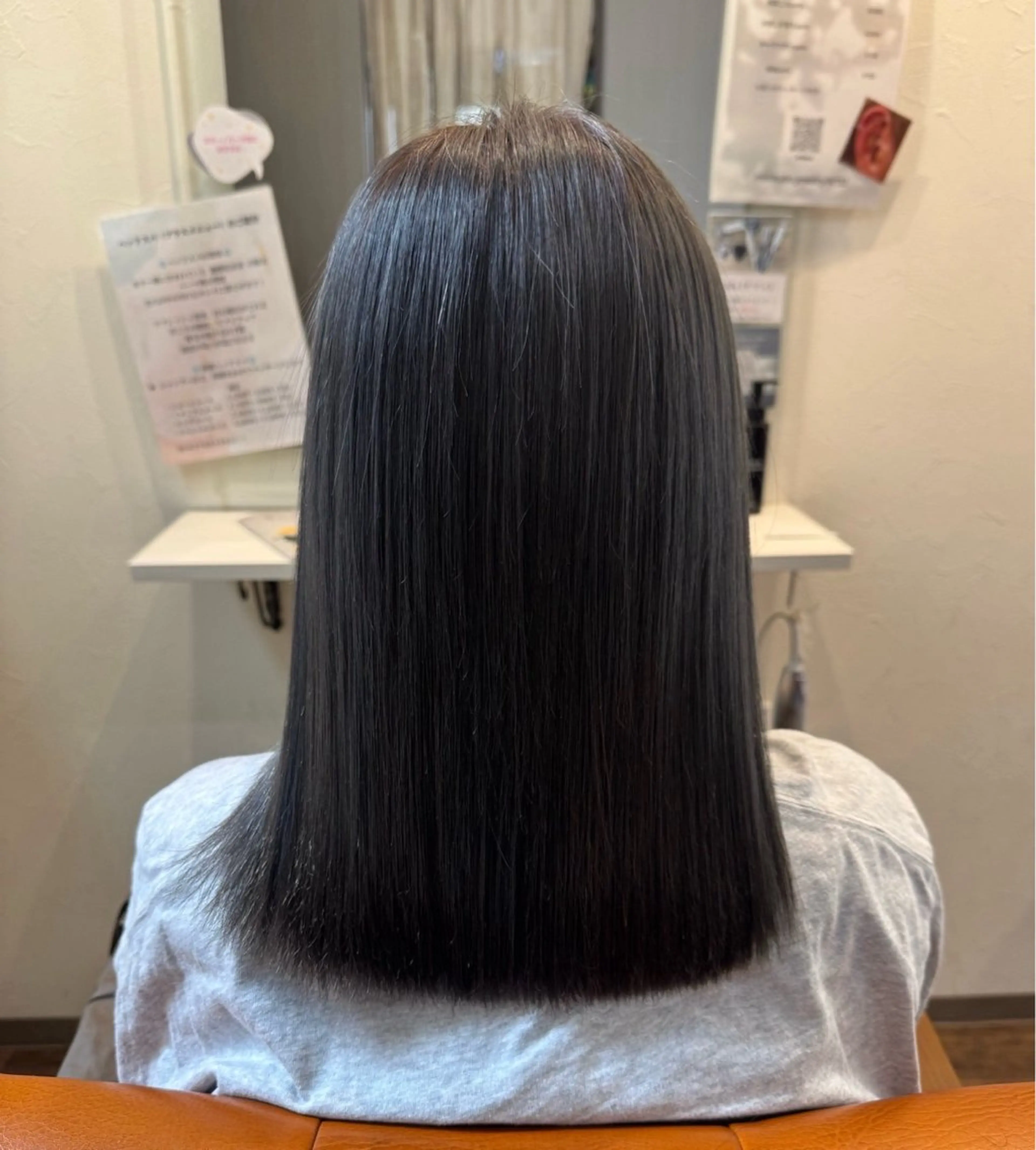 ミディアム カラー 佐々木 涼子のヘアスタイル