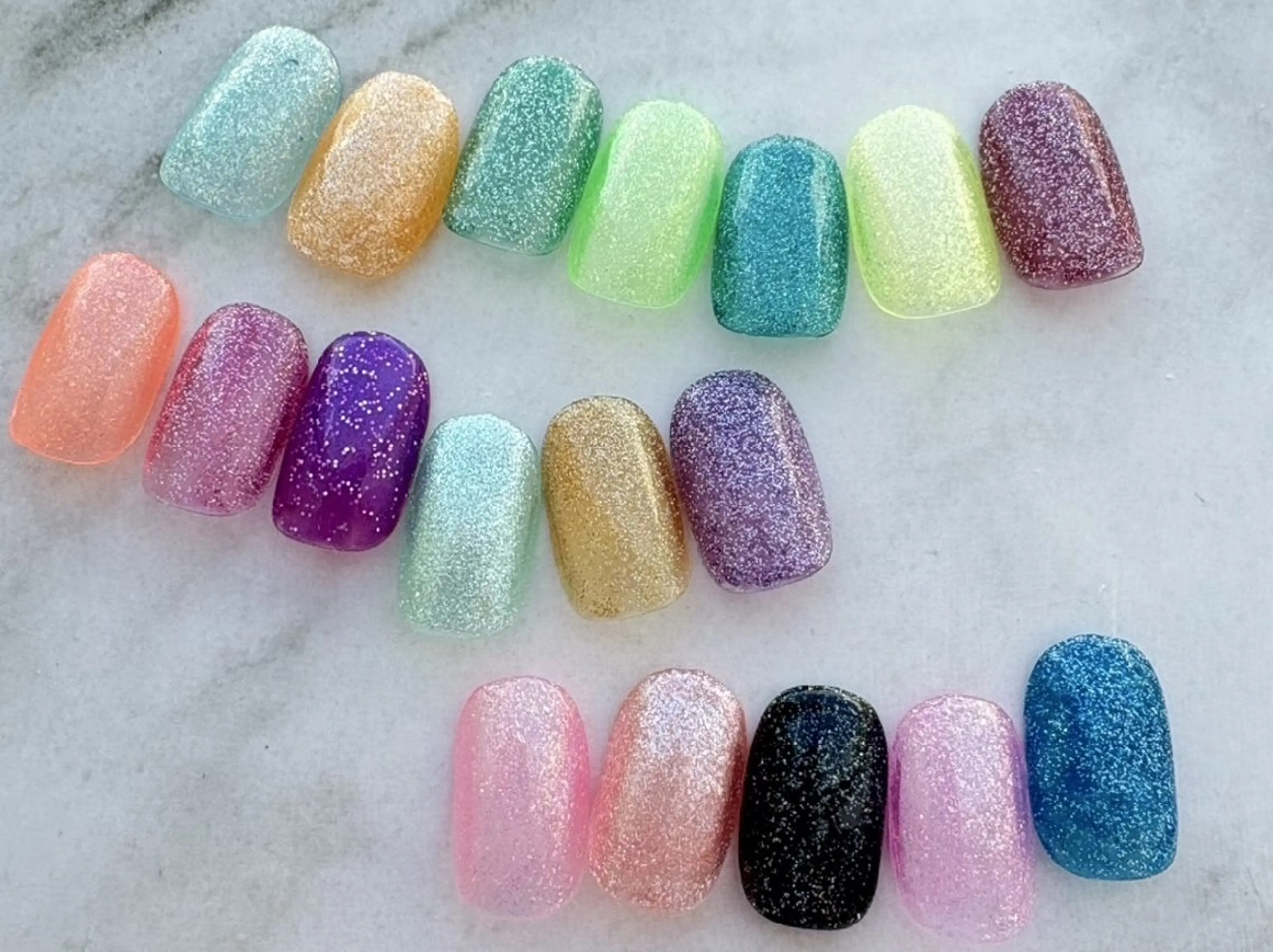 ネイル フットネイル ラメ(グリッター) ワンカラーネイル フットネイル NailSalon LuireYUUNAのネイルデザイン