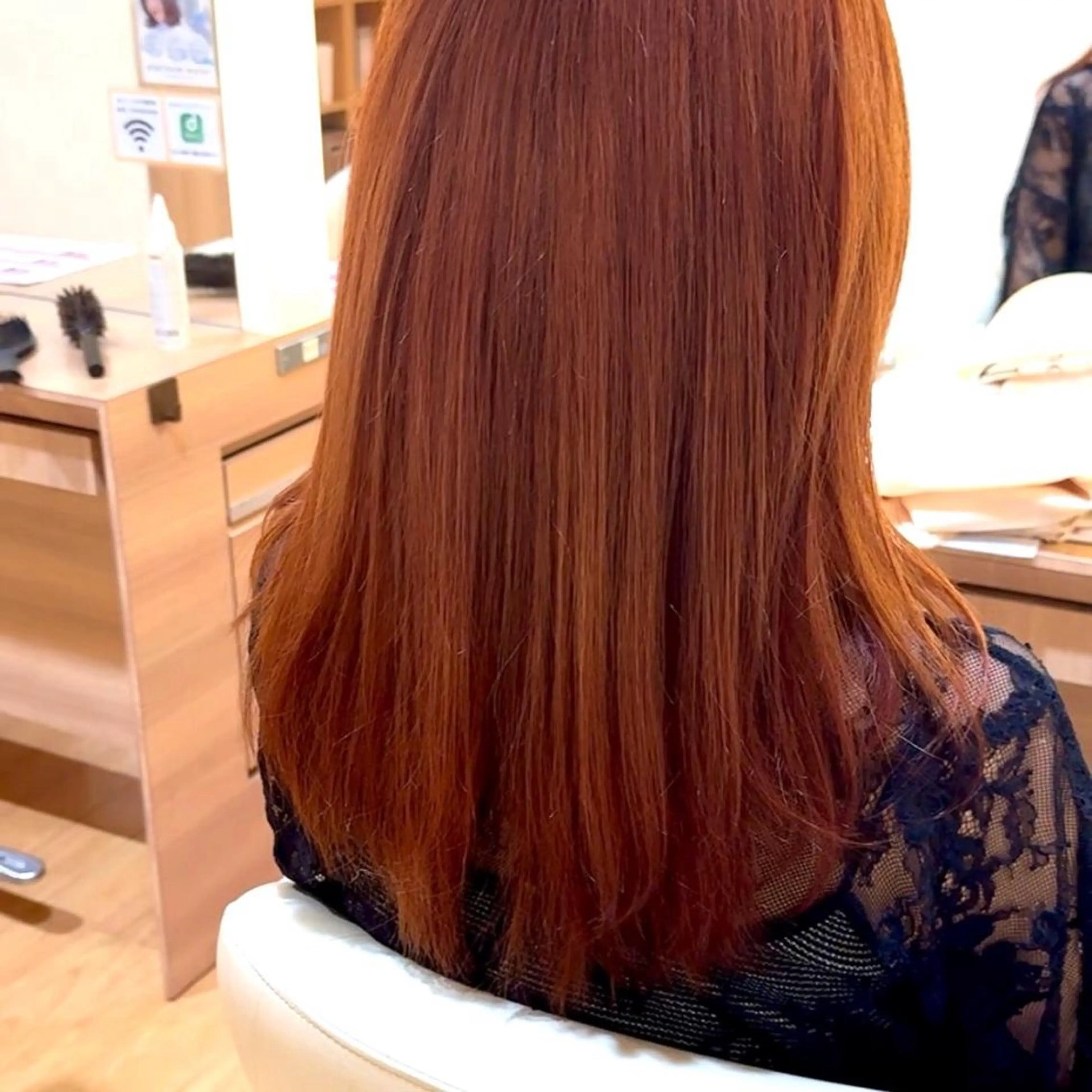 セミロング カラー 湯浅 了一のヘアスタイル