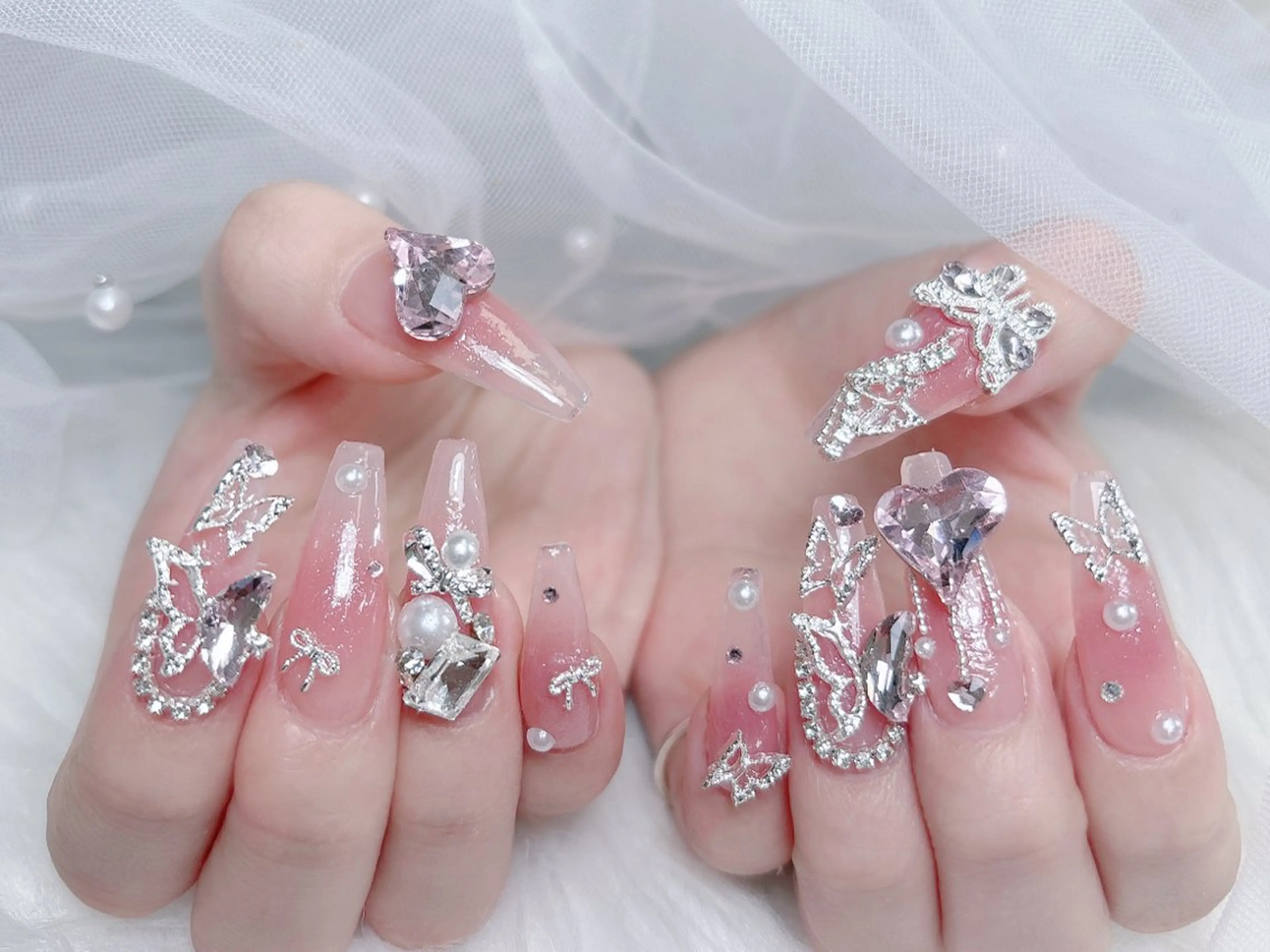 ネイル 成人式 ロングネイル マグネットネイル 大理石ネイル(マーブル) リボン ハンドネイル MoMoA Nail ネイル長さ出し専門店のネイルデザイン