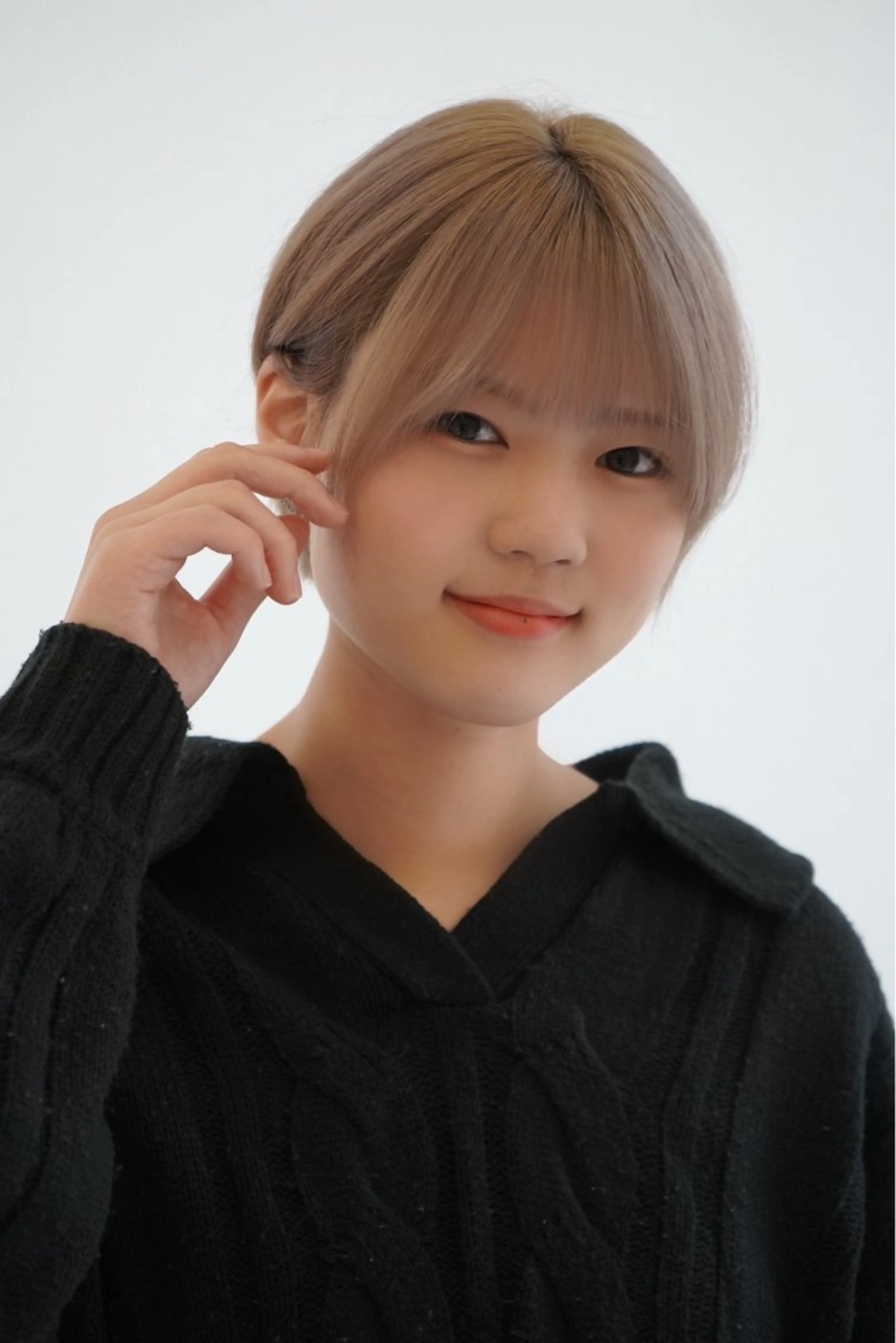 ショート カラー ベージュカラー ホワイトベージュ ショートヘア 柳澤 和也のヘアスタイル