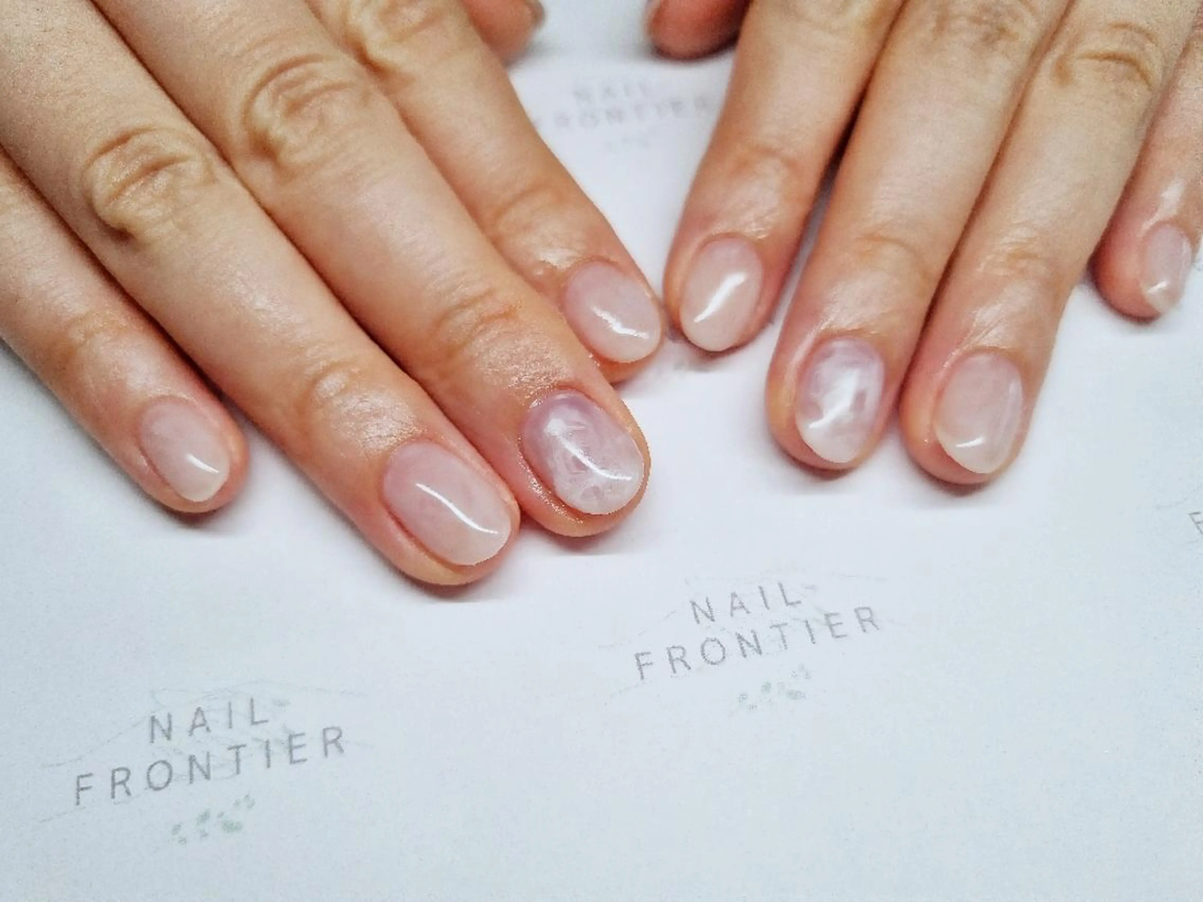 ショート ネイル シンプルネイル 吉祥寺🌟 ネイルフロンティアのネイルデザイン