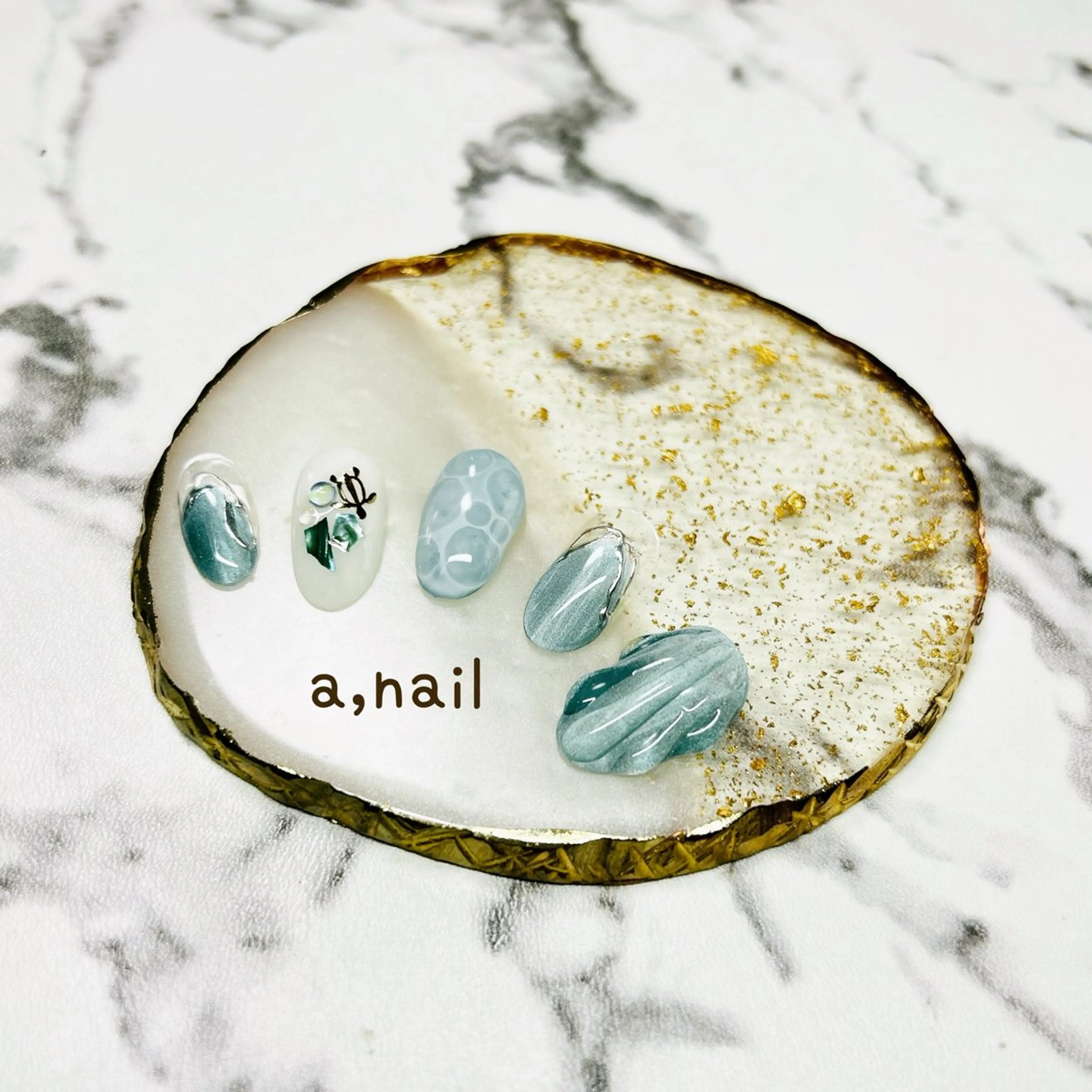 ネイル キラキラネイル マグネットネイル ミラーネイル 夏ネイル ハンドネイル ネイルサロン エーネイルのネイルデザイン