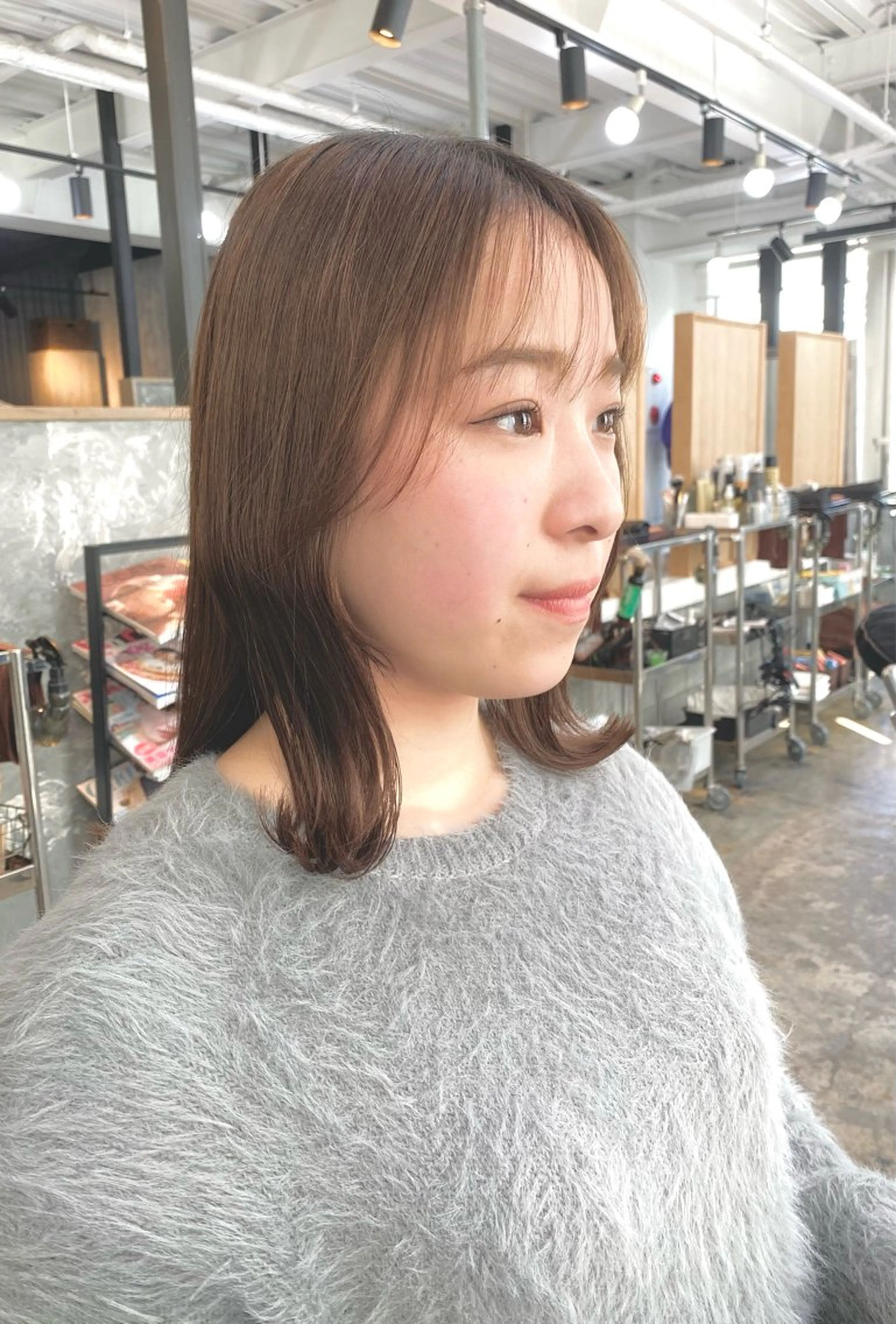 ミディアム くびれヘア 顔まわりレイヤー レイヤーカット ウラノ ソウシのヘアスタイル