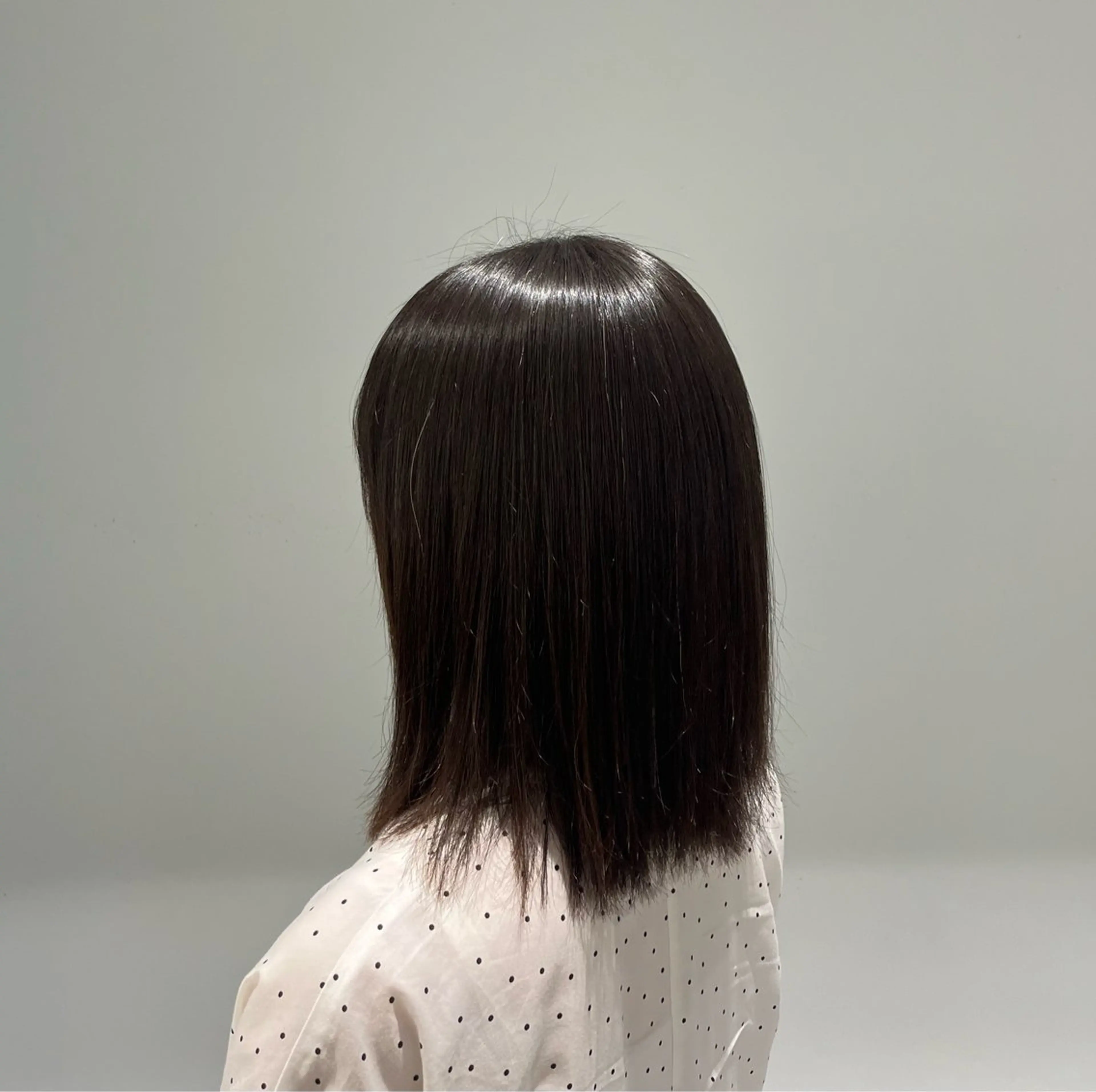 ミディアム 縮毛矯正 トリートメント 酸熱トリートメント 顔周りカット／透明感 カラー／Kurumeのヘアスタイル