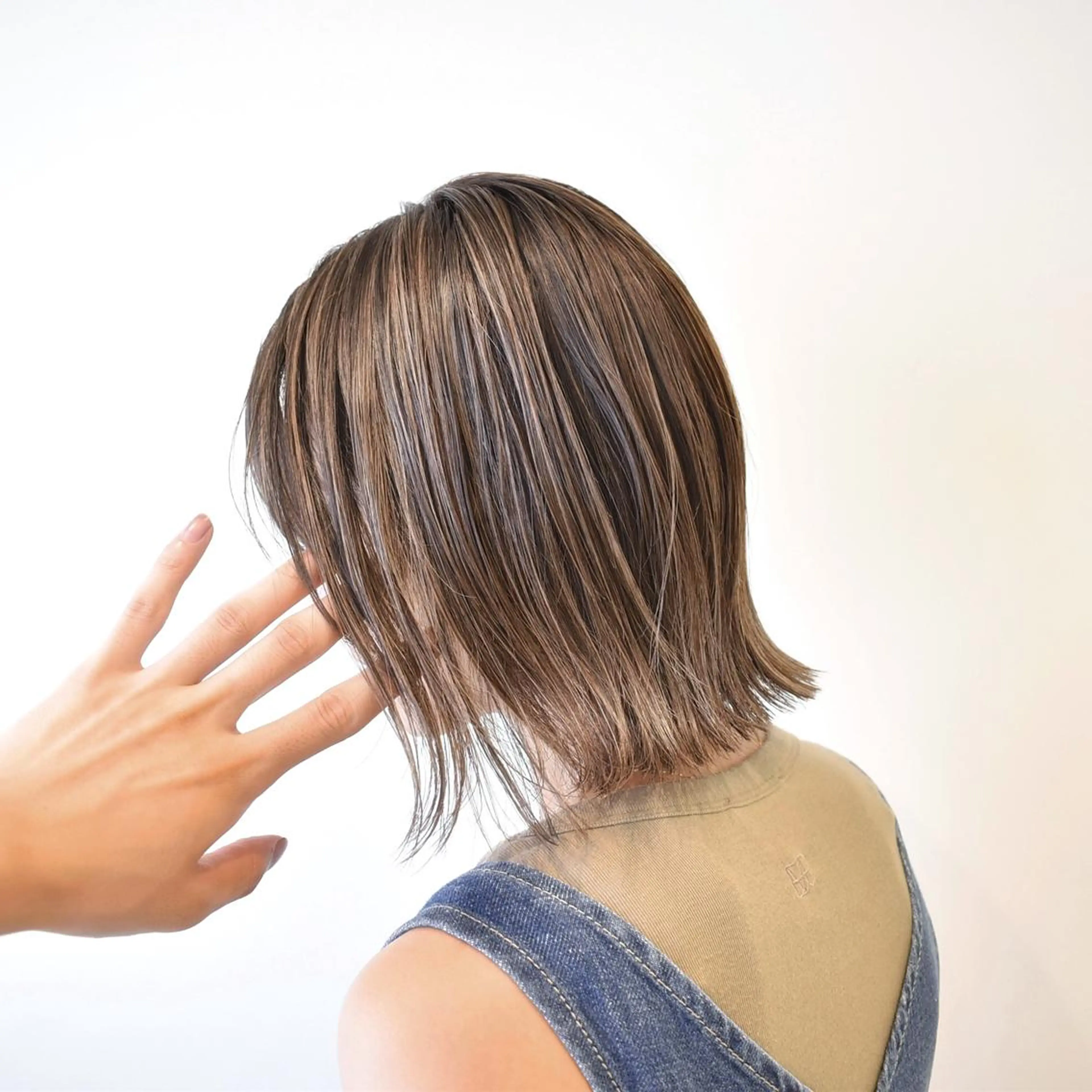 ショート カラー ボブ 外ハネヘア ヘアカラー トリートメント ヘアセット メンズ特化 パーマ/オザワのヘアスタイル