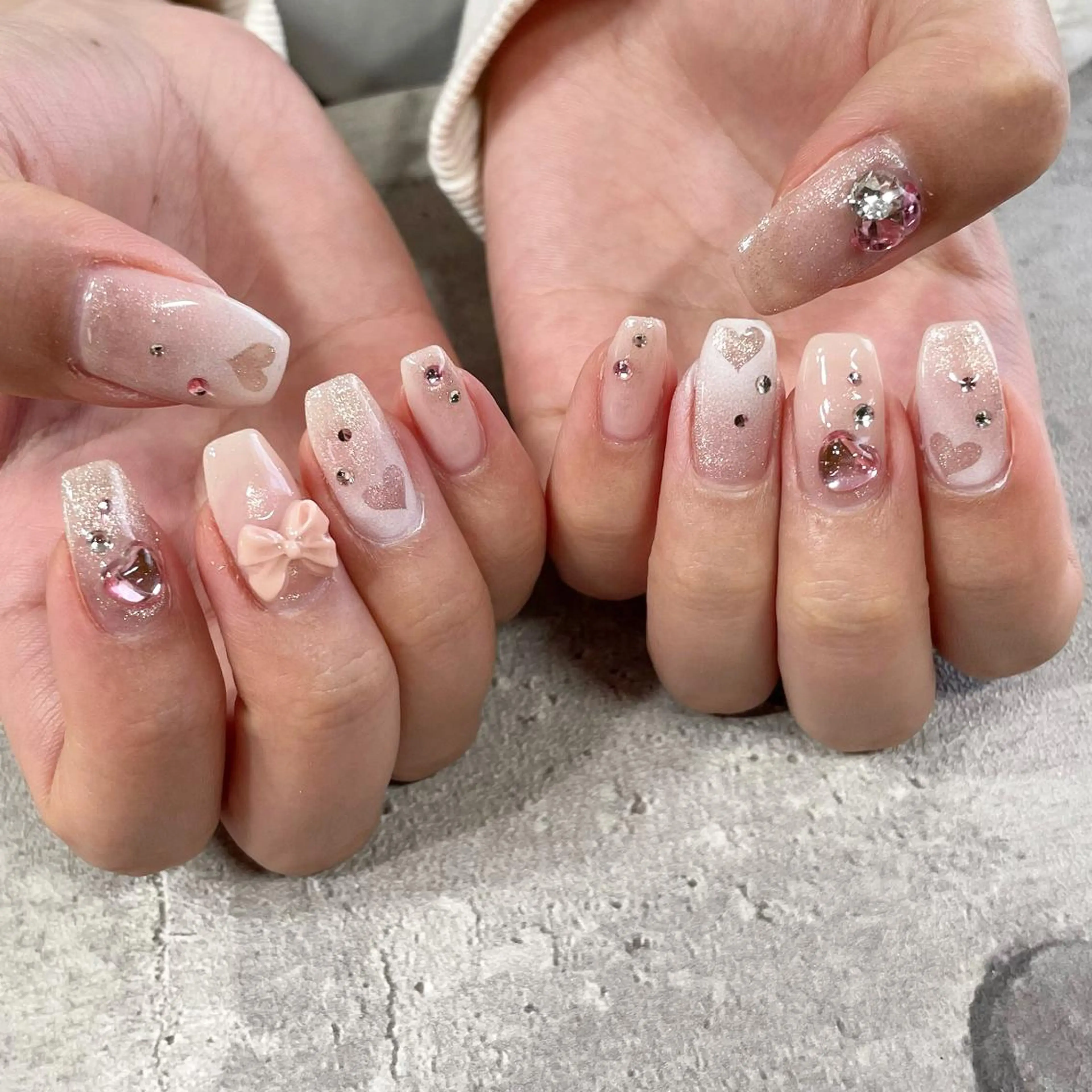 ネイル ジェルネイル リボン 東 千夏のネイルデザイン