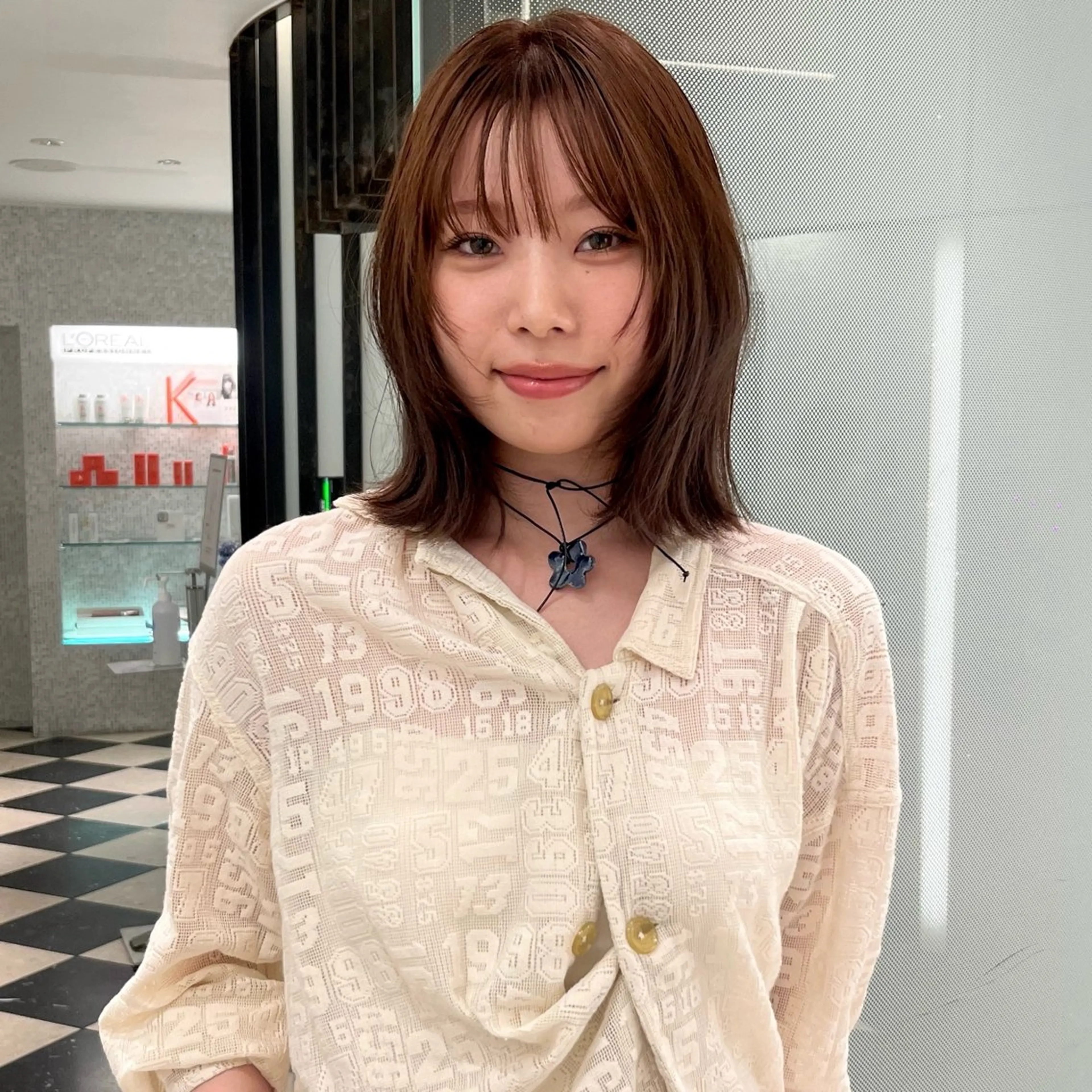 ミディアム カラー ブラウンカラー ダブルカラー anna 韓国レイヤ ー/ ハッシュカットのヘアスタイル