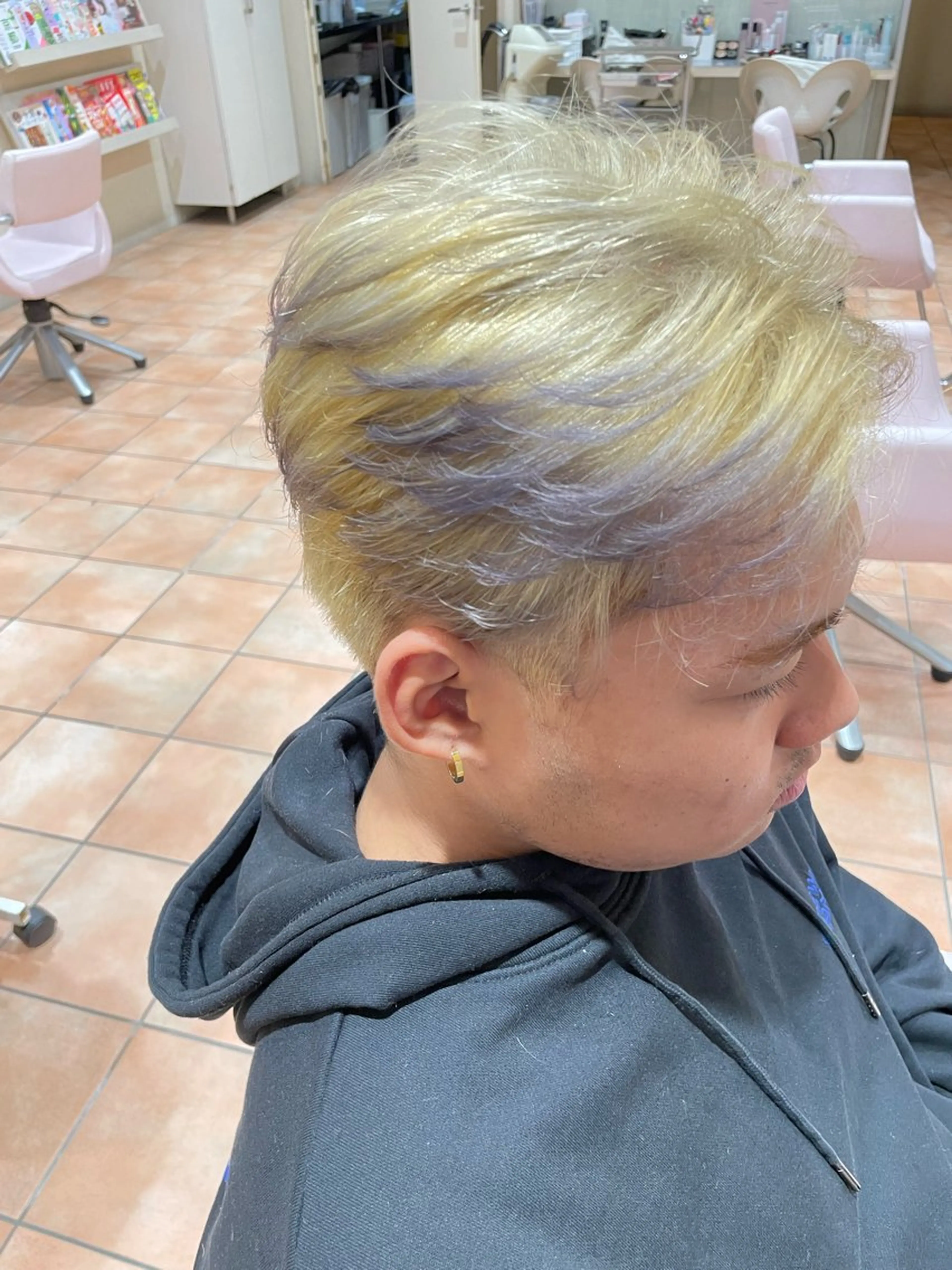 カラー メンズ めぞんどぼーて REINAのヘアスタイル