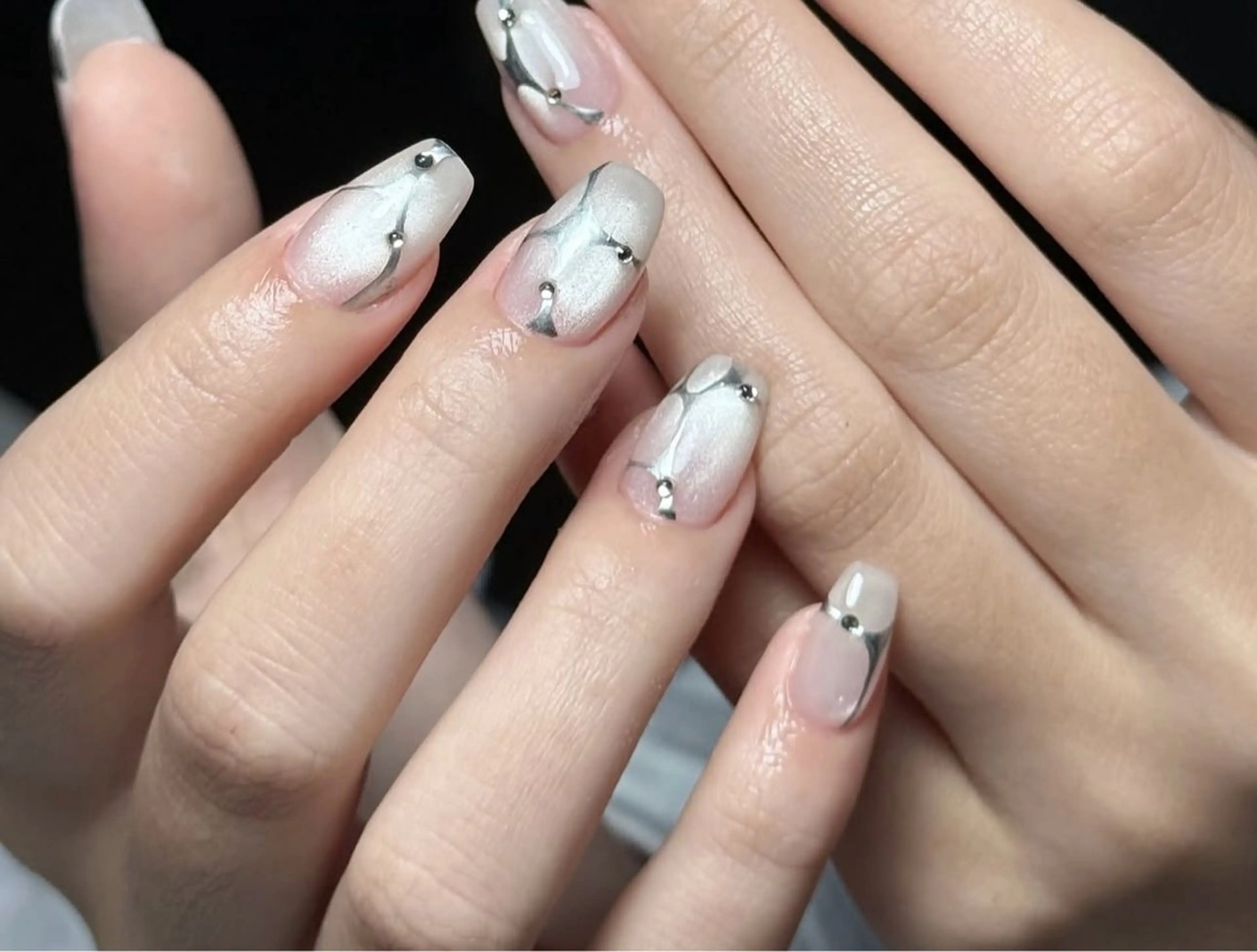 ネイル アートネイル オーロラネイル チークネイル フレンチネイル ガラスフレンチ ハンドネイル 🎀YooLi Nail salonのネイルデザイン
