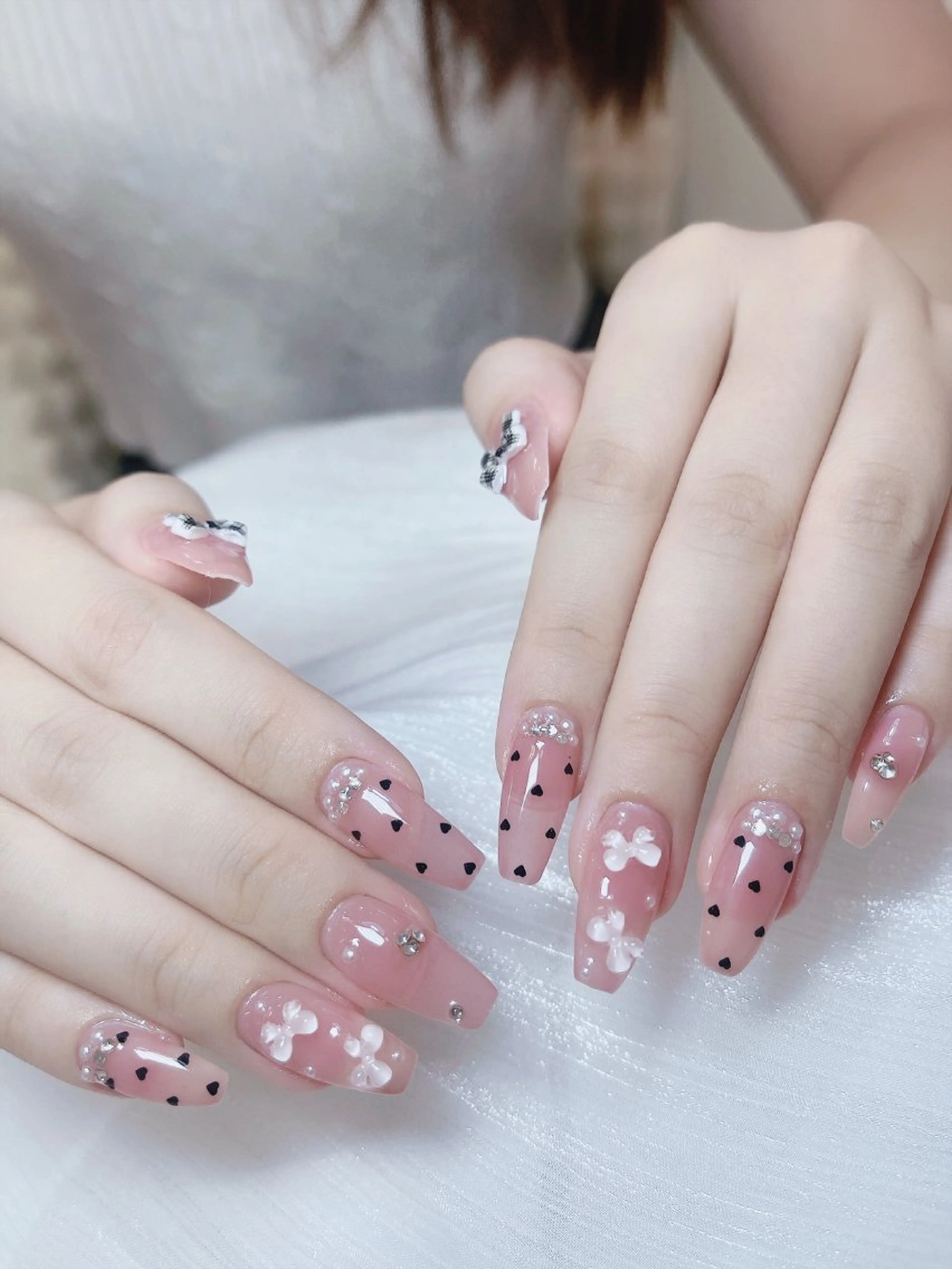 ネイル チークネイル フレンチネイル グラデーション キラキラネイル 韓国ネイル ハンドネイル DUO   MI nail salonのネイルデザイン