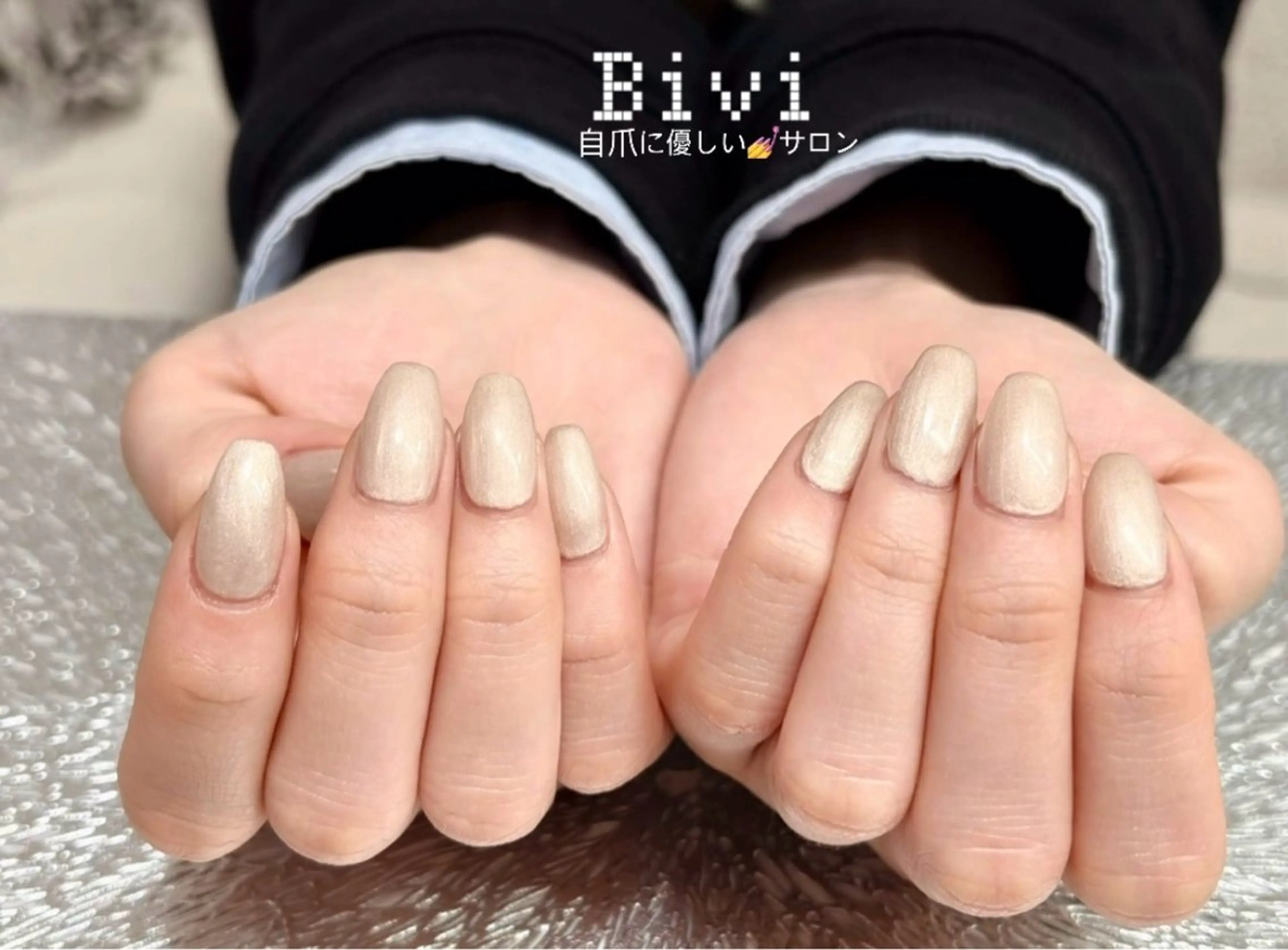 ネイル ラメ(グリッター) 持ち込み ワンホンネイル 冬ネイル ♡Bivi♡自爪に 優しいネイルサロンのネイルデザイン