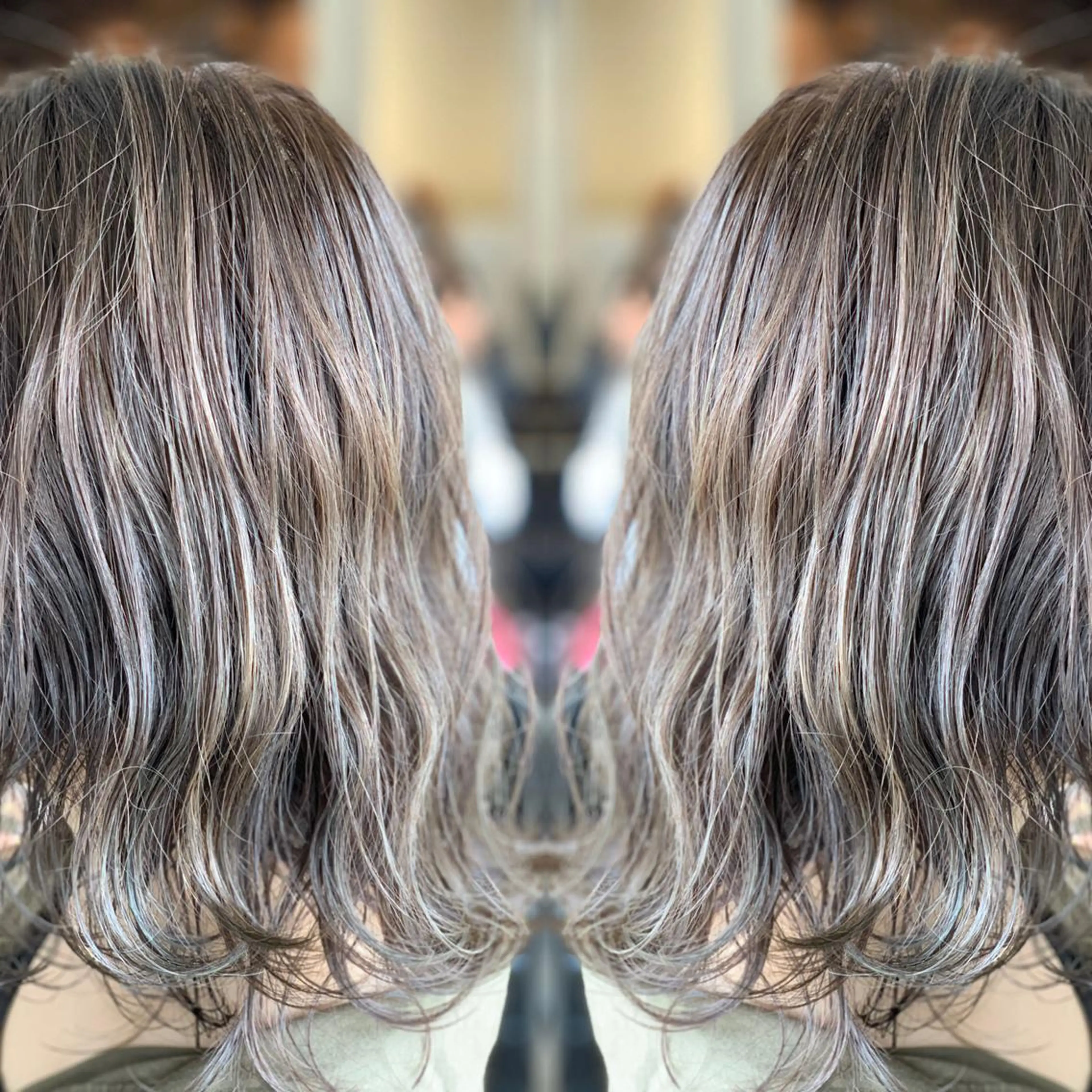 ミディアム カラー LUXBE LUCEのヘアスタイル