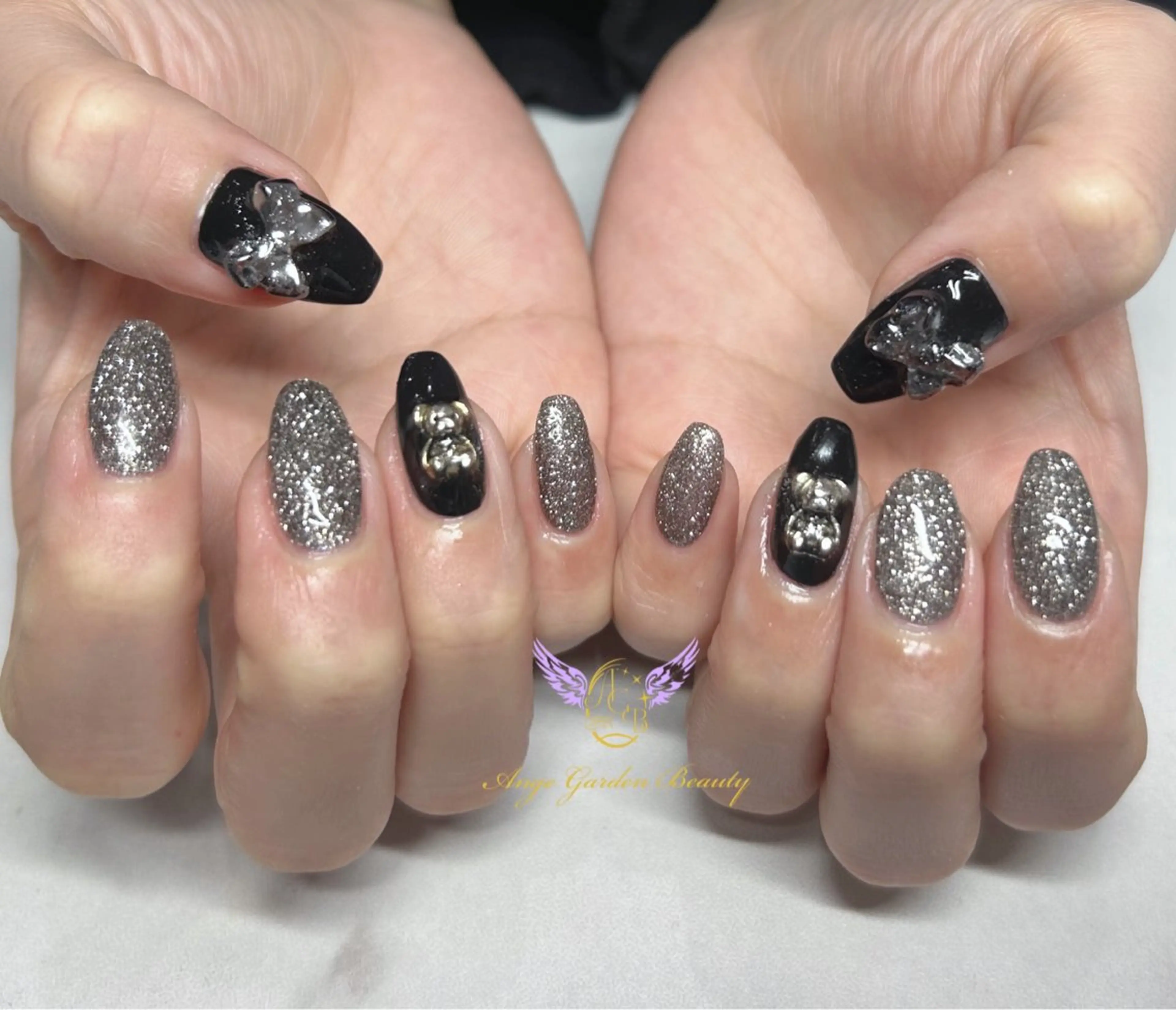 ネイル フラッシュネイル ワンカラーネイル リボン シルバー ハンドネイル AngeGarden Beautymihoのネイルデザイン