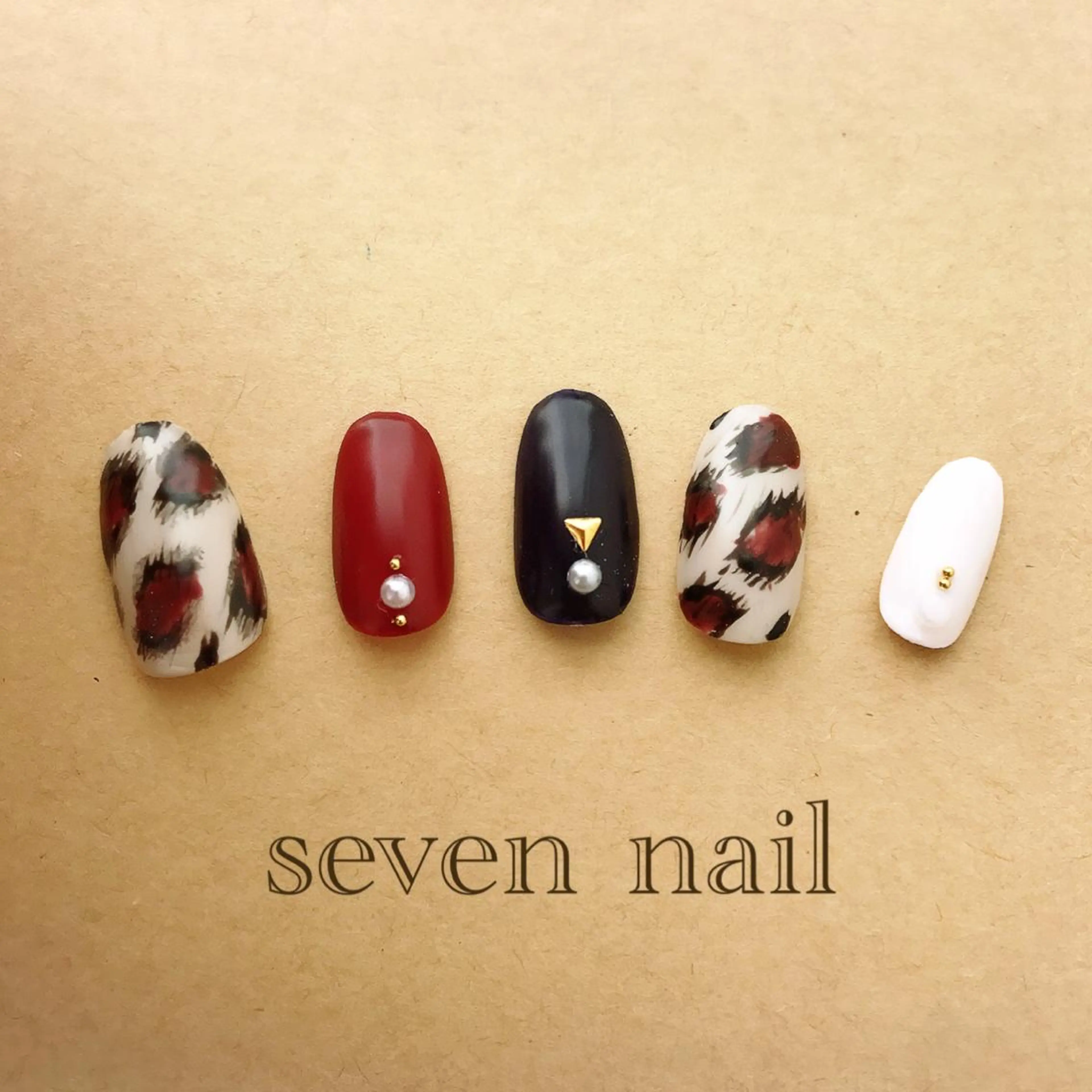 ネイル アニマル柄 ジェルネイル 名倉 なな子のネイルデザイン