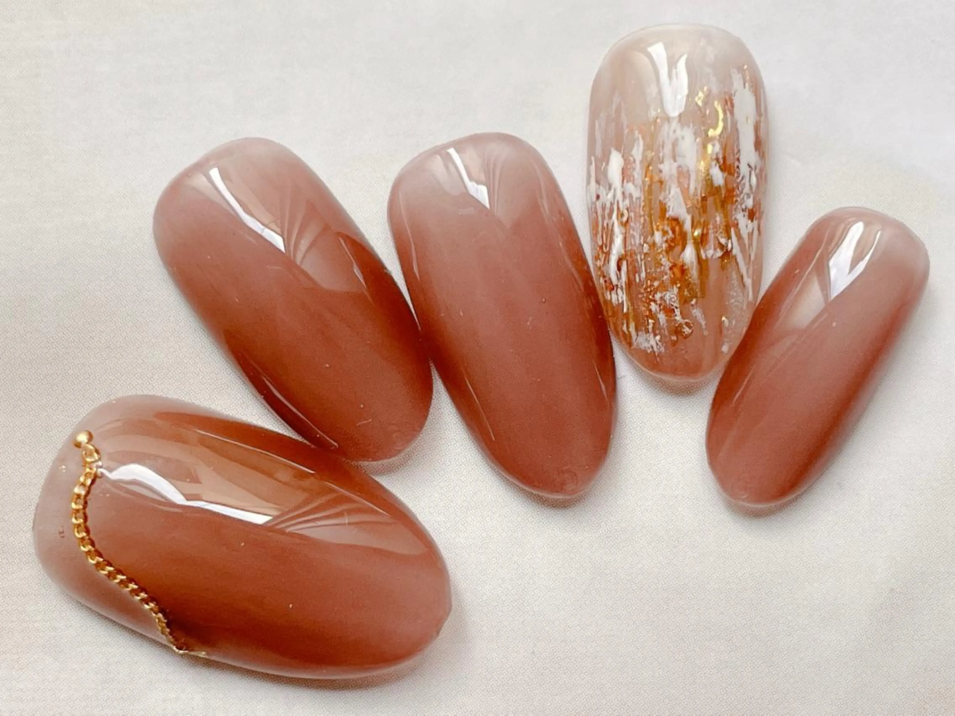 ミディアム ネイル Nagumo Mのネイルデザイン