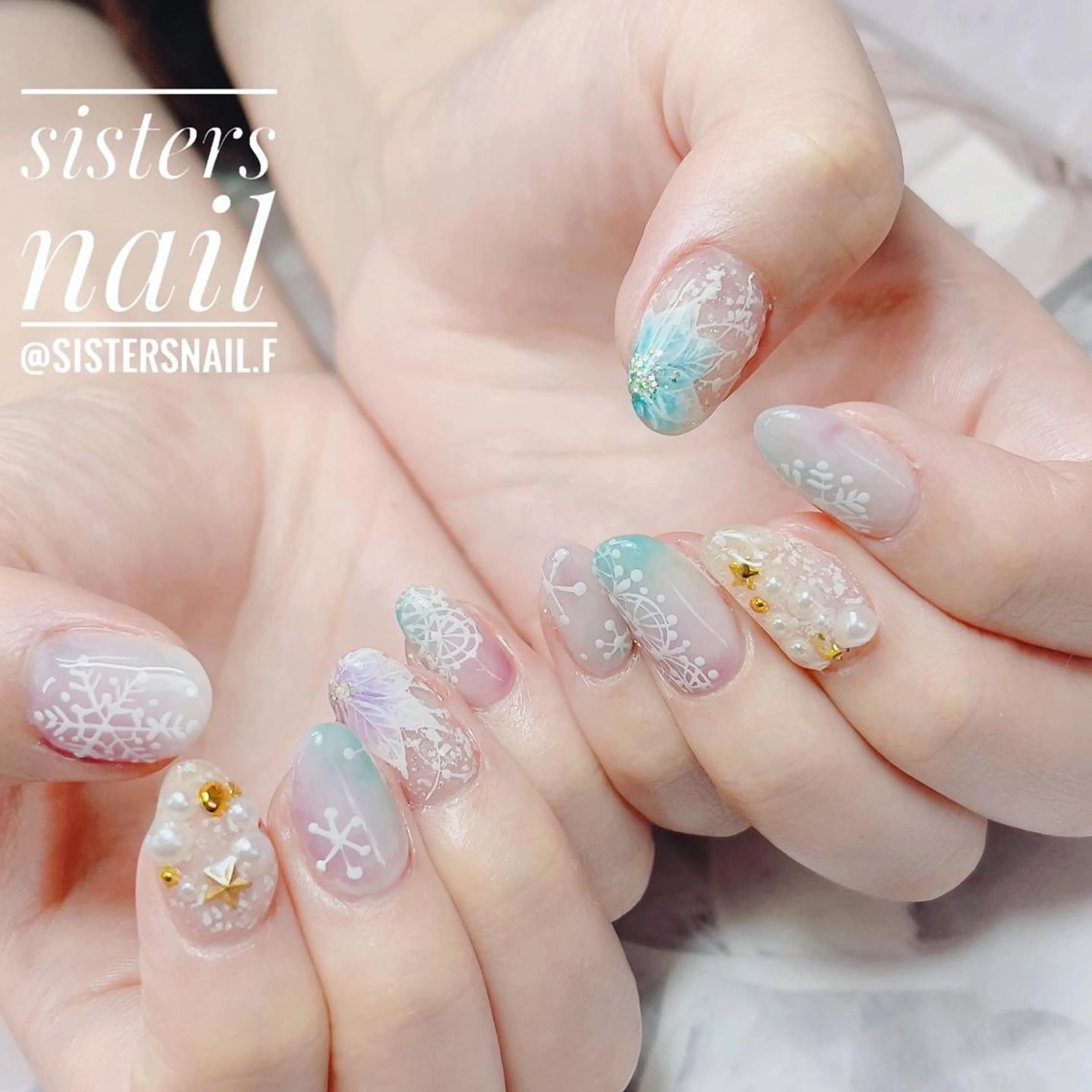 ネイル アートネイル キラキラネイル レース ホワイト 冬ネイル sisters nail.fのネイルデザイン