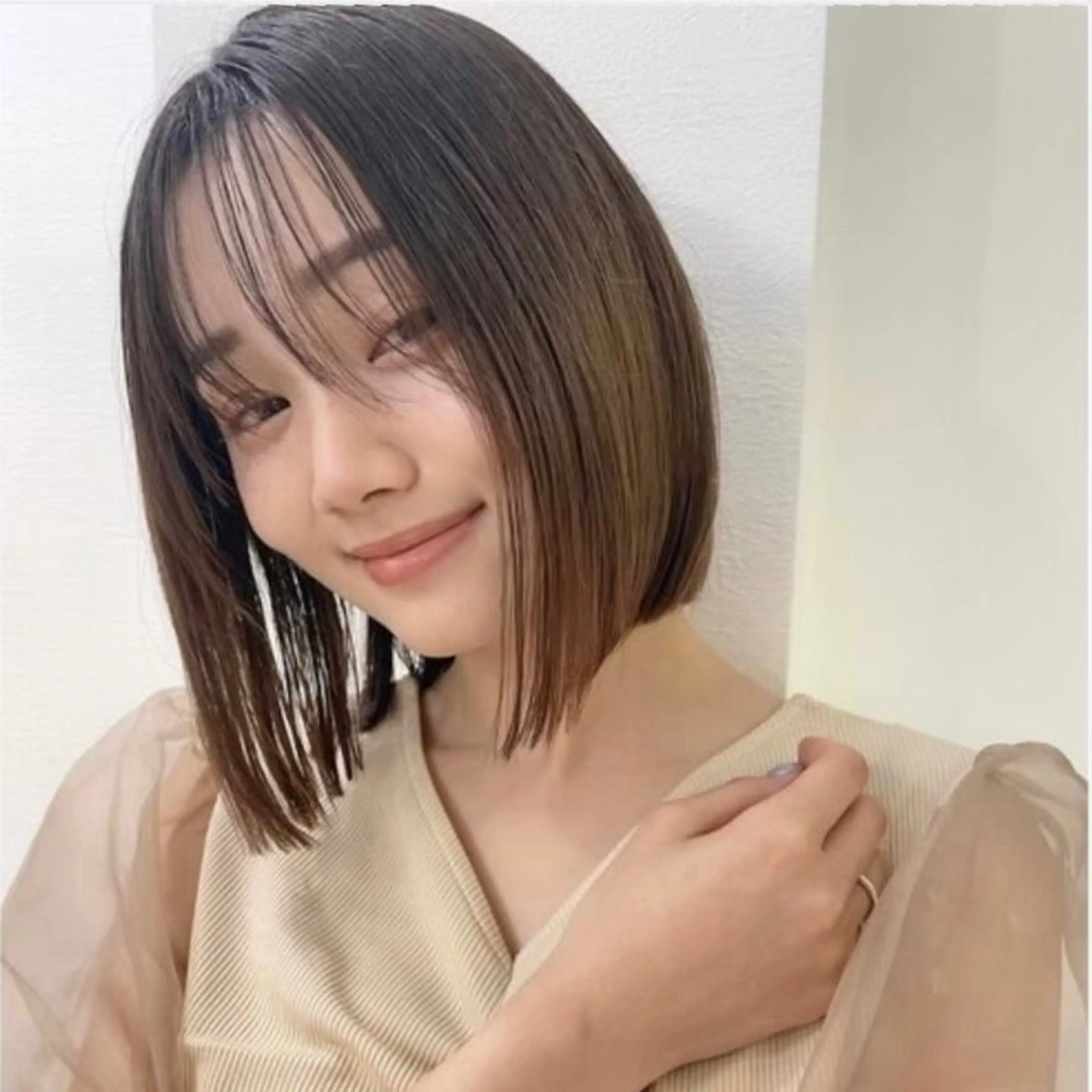 ショート カラー 似合わせレイヤー・ボ ブ タナカ レイヤのヘアスタイル