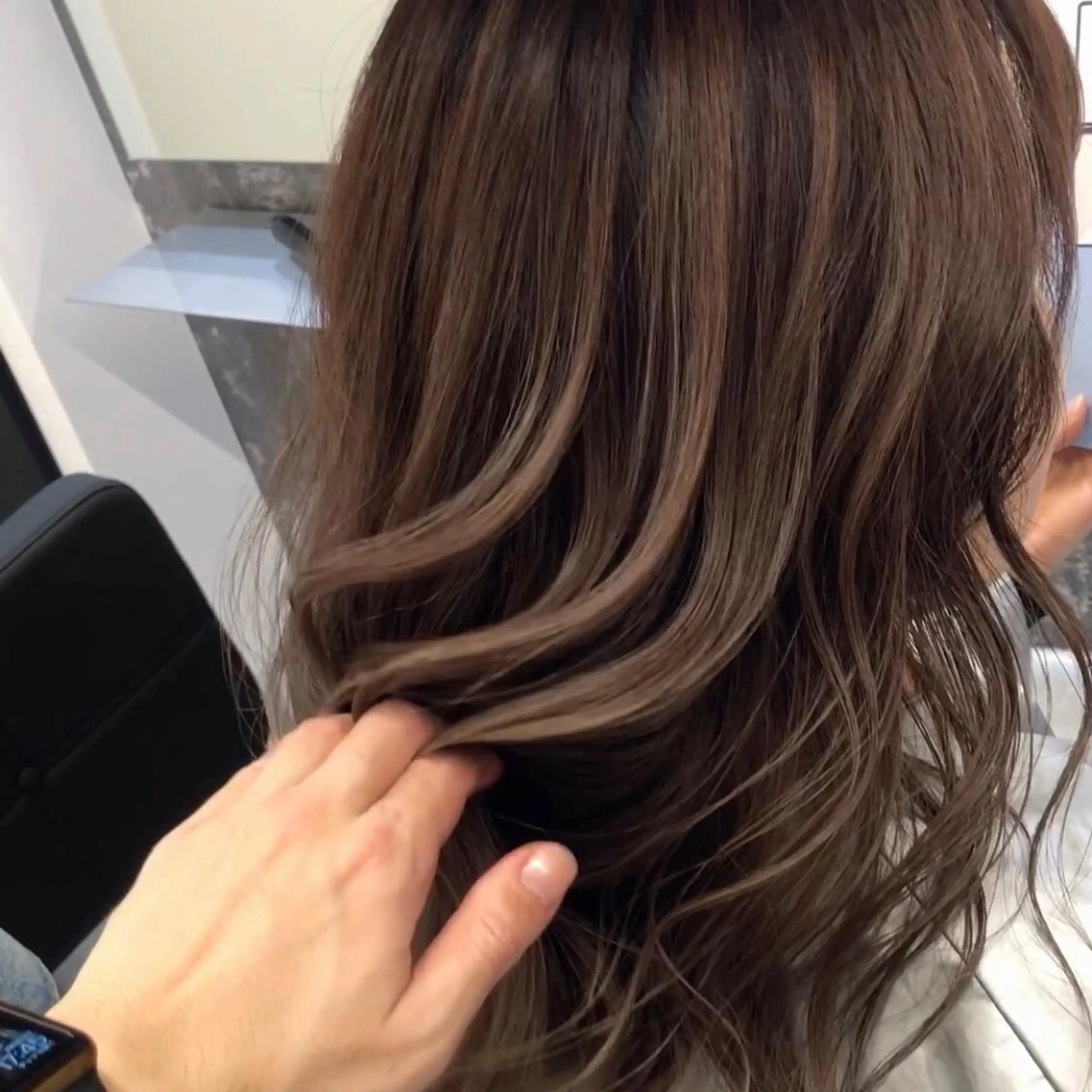 ミディアム カラー ヘアアレンジ ショートボブ シールエクステ バレイヤージュ デザインカラー ハイライトカラー アンドウ ユウ/ レイヤーカット/韓国のヘアスタイル