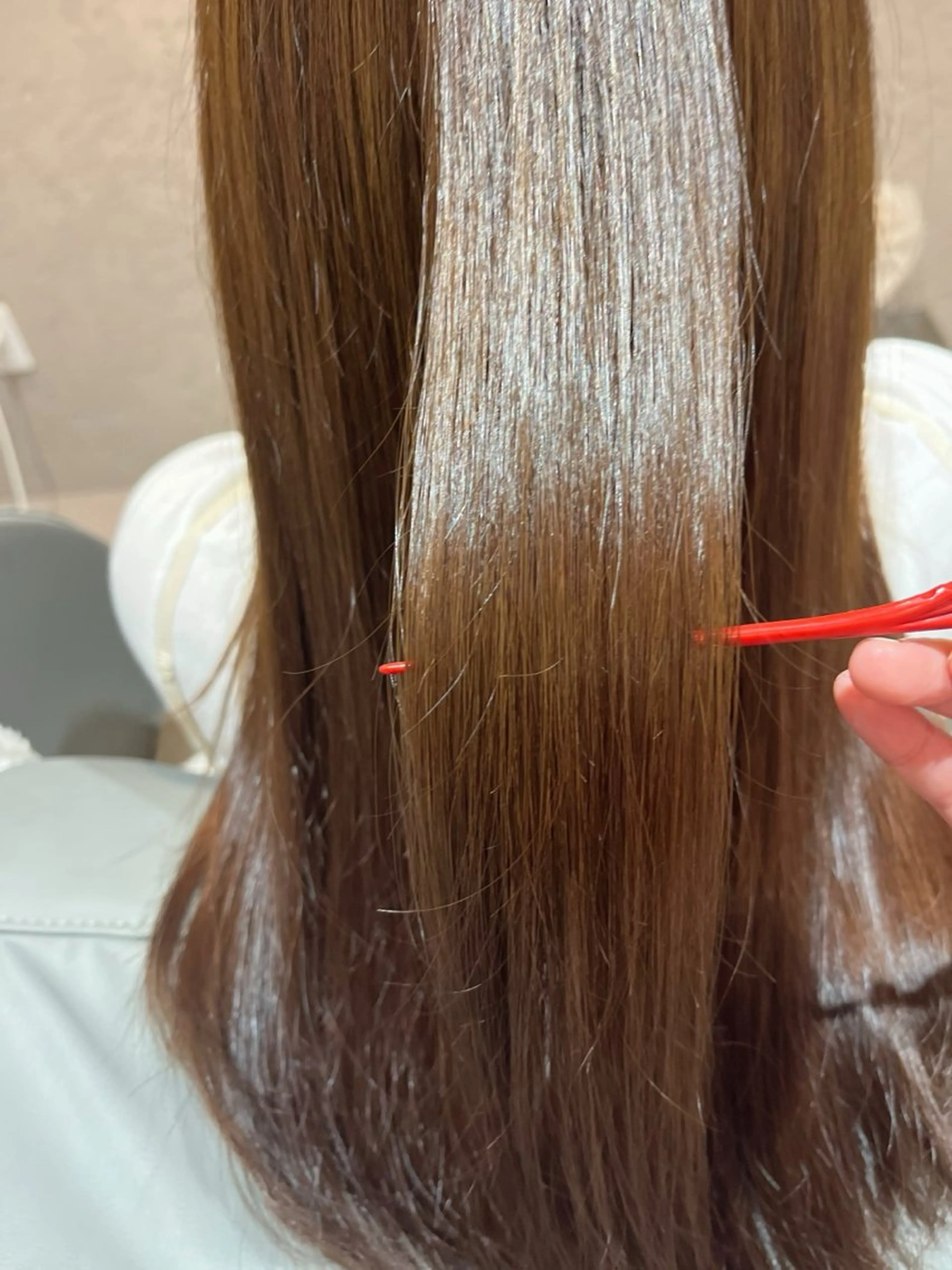 ロング カラー ベージュカラー ブリーチ KAIzen. tomoのヘアスタイル