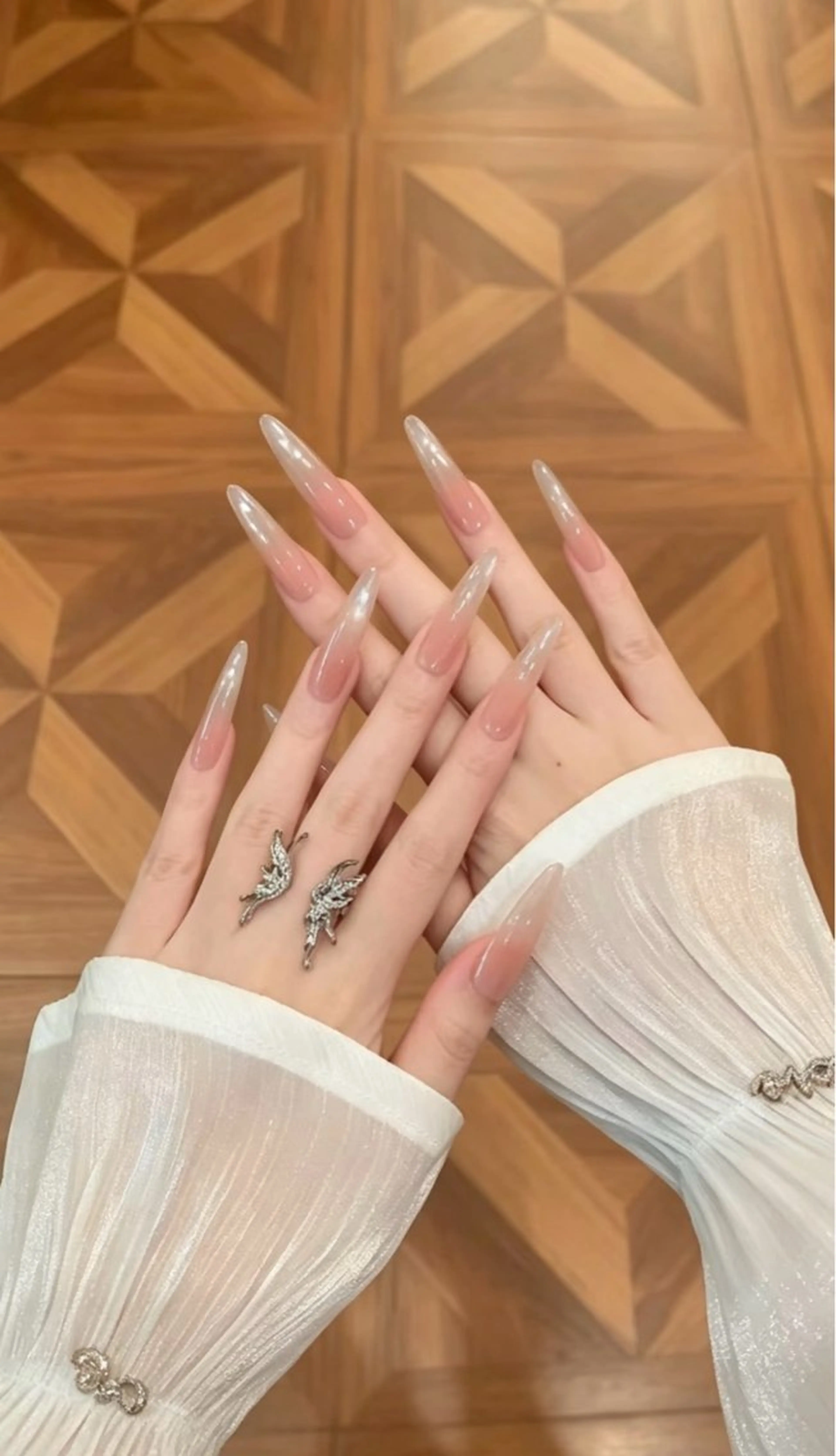 カラー グラデーションカラー ピンクカラー ハンドネイル AIN Nailのネイルデザイン