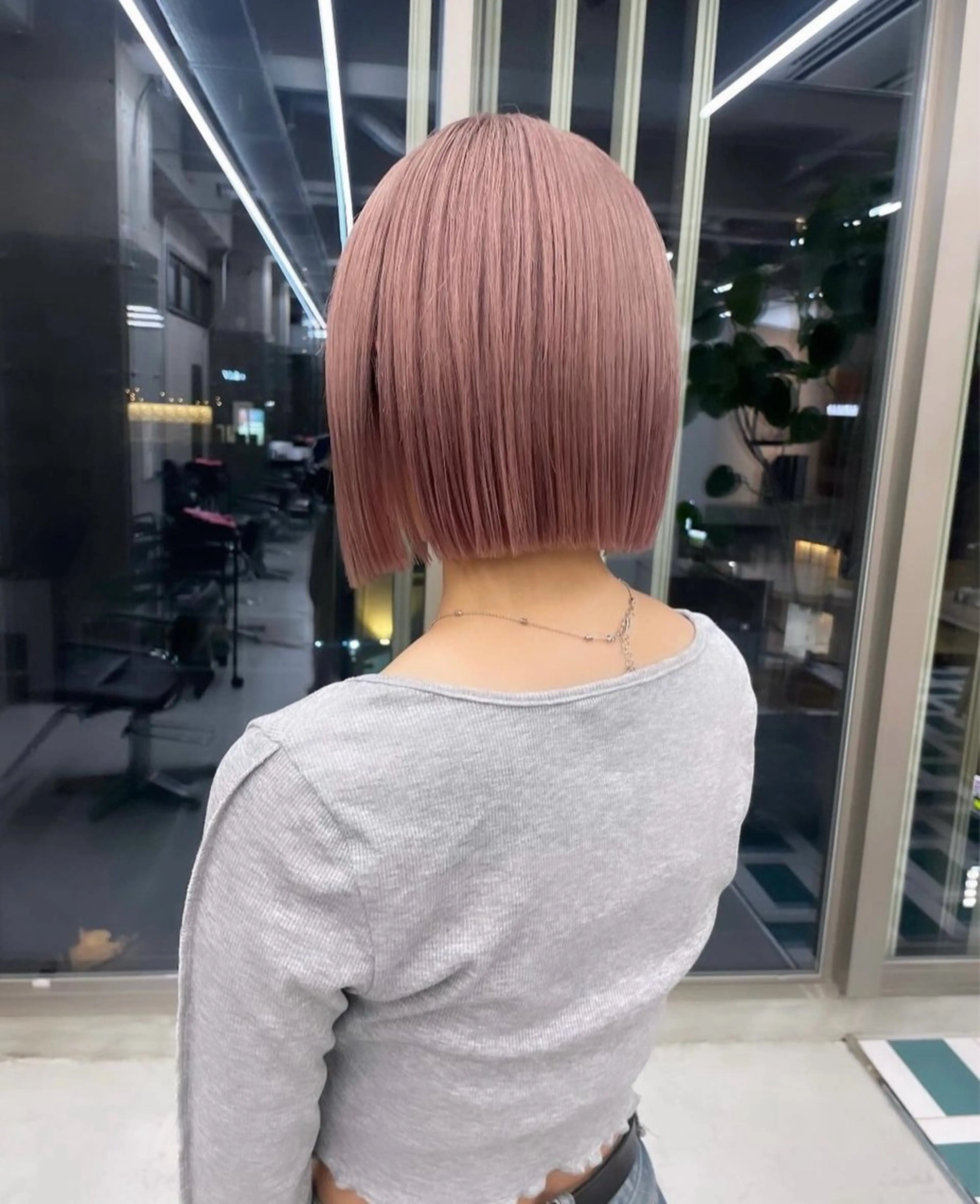 ミディアム ボブ/ハイトーン YUIのヘアスタイル