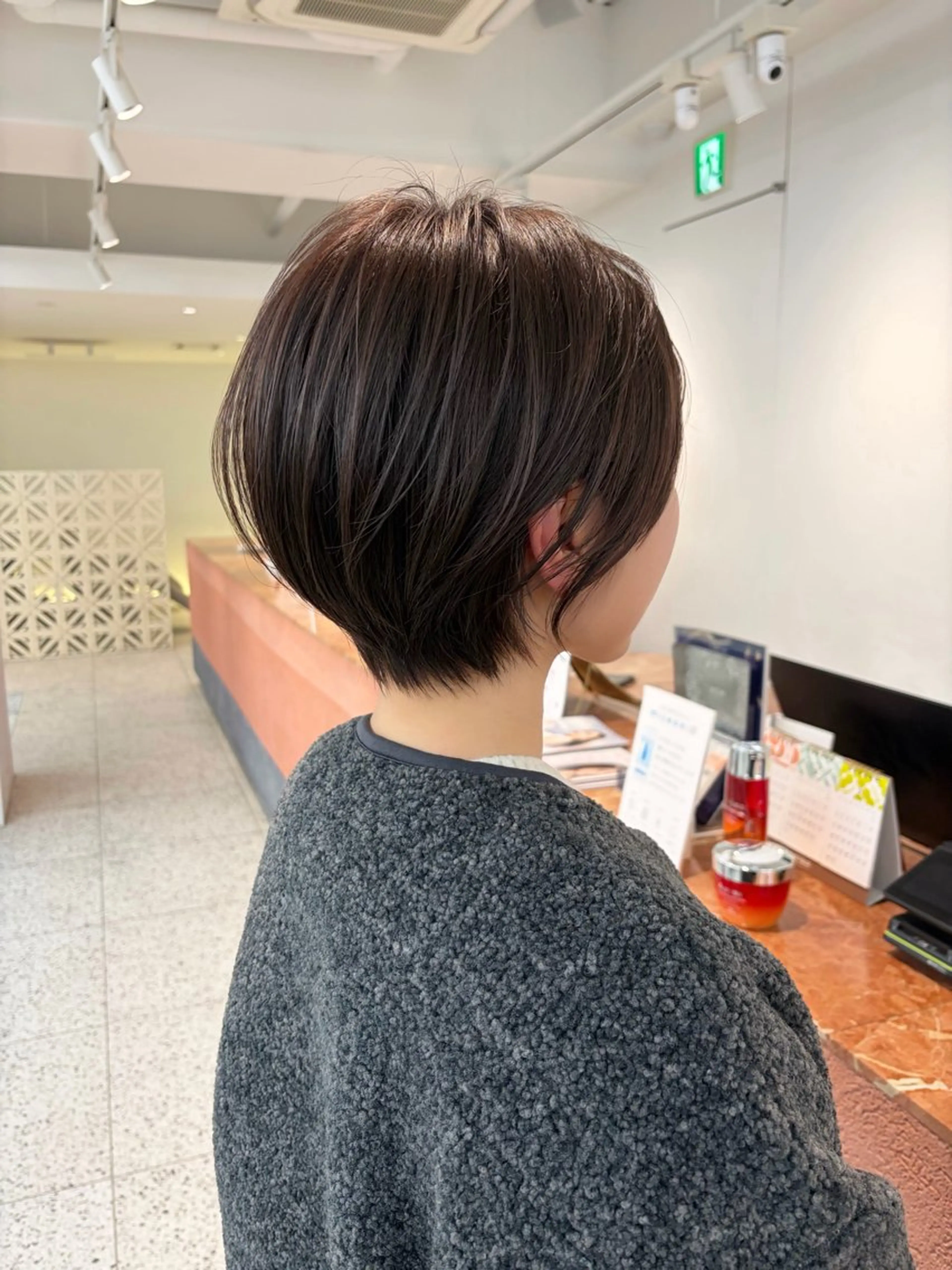 ショート カラー ベージュカラー ピンクカラー ピンクベージュ くびれヘア ショートヘア カット ヘアカラー トリートメント 伊藤 優里のヘアスタイル