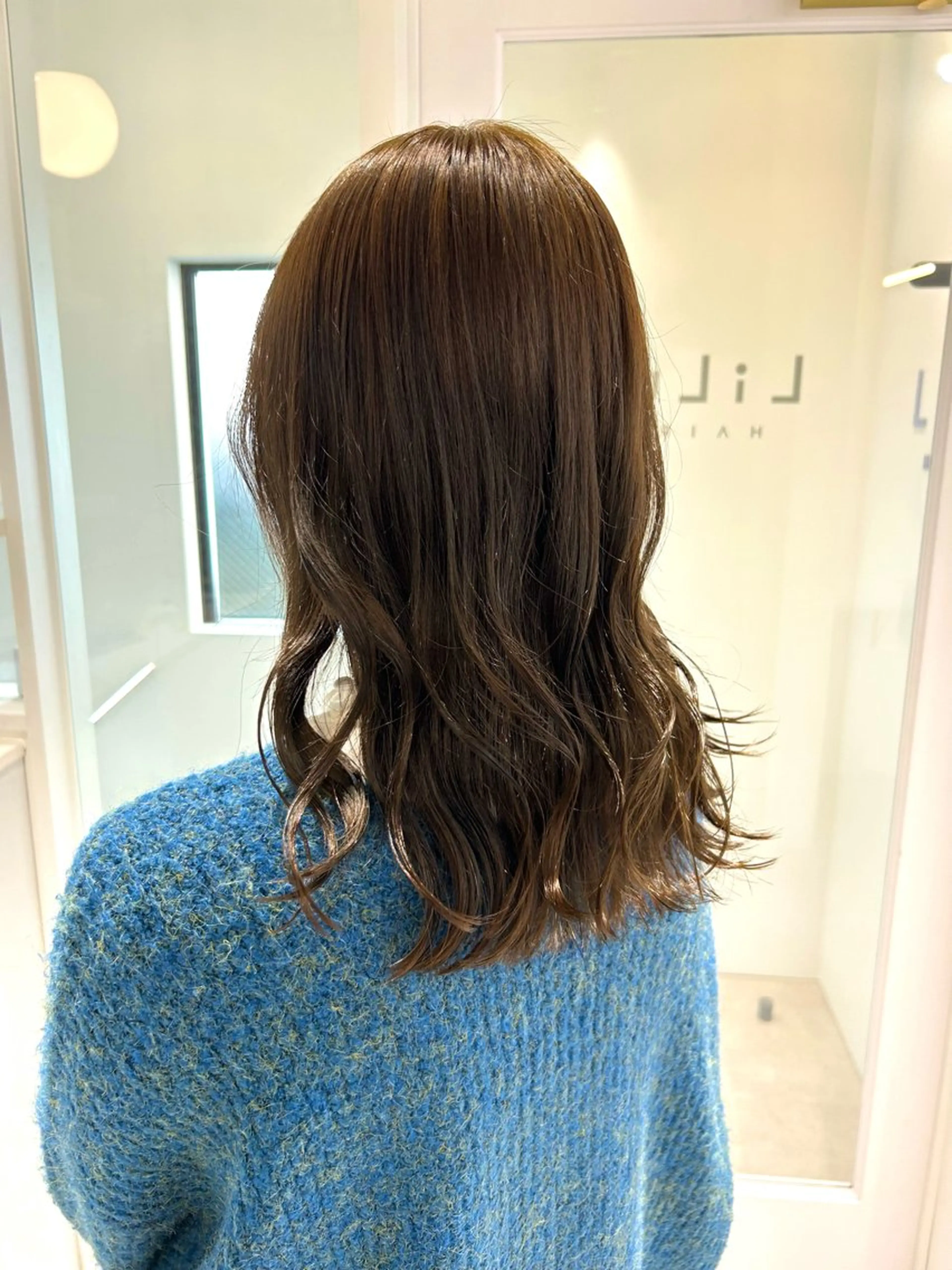 ミディアム カラー チアキ ジュリのヘアスタイル
