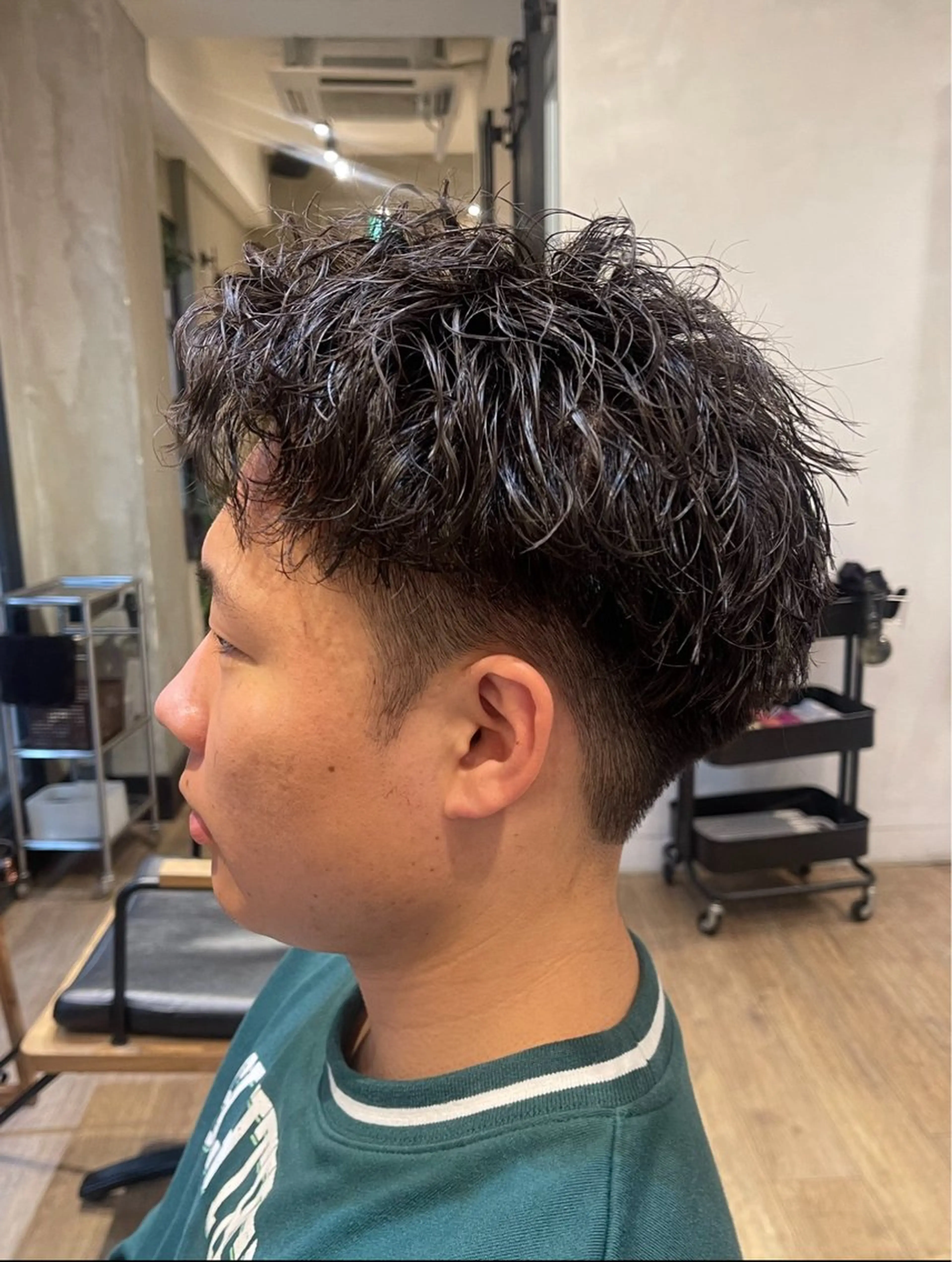 ショート カラー パーマ メンズ ビジネス フェードカット メンズ韓国風 マッシュ メンズパーマ カット パーマ トリートメント ヘアセット lana hair 新宿髪質改善トリートメント新宿三丁目【ラナヘアー】所属・新宿メンズ専門 モテ清潔感パーマ特化のヘアスタイル