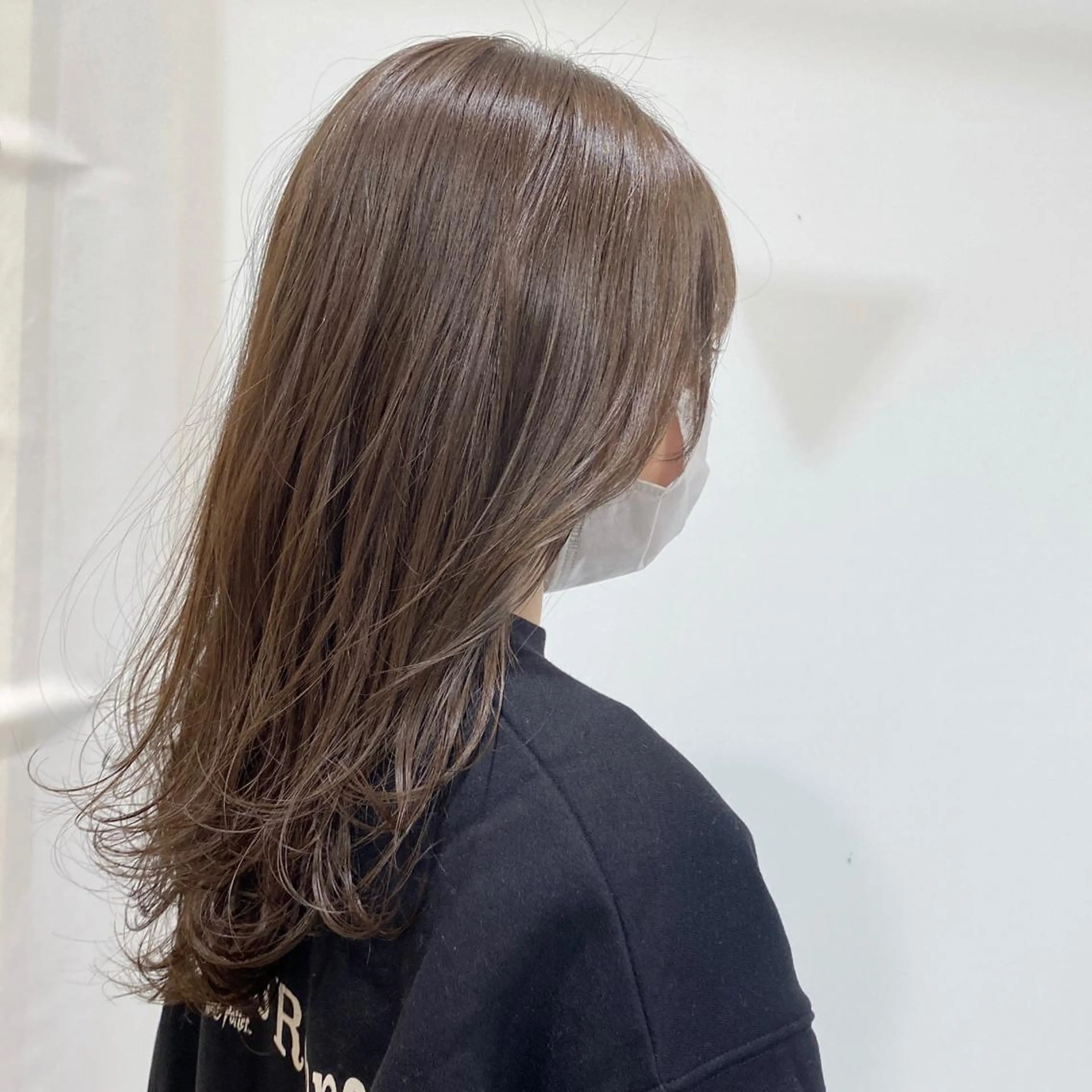 セミロング カラー ベージュカラー ブリーチ 透明感カラー ダブルカラー ブリーチなしカラー RIKA韓国ヘア/く びれヘア/上品カラーのヘアスタイル