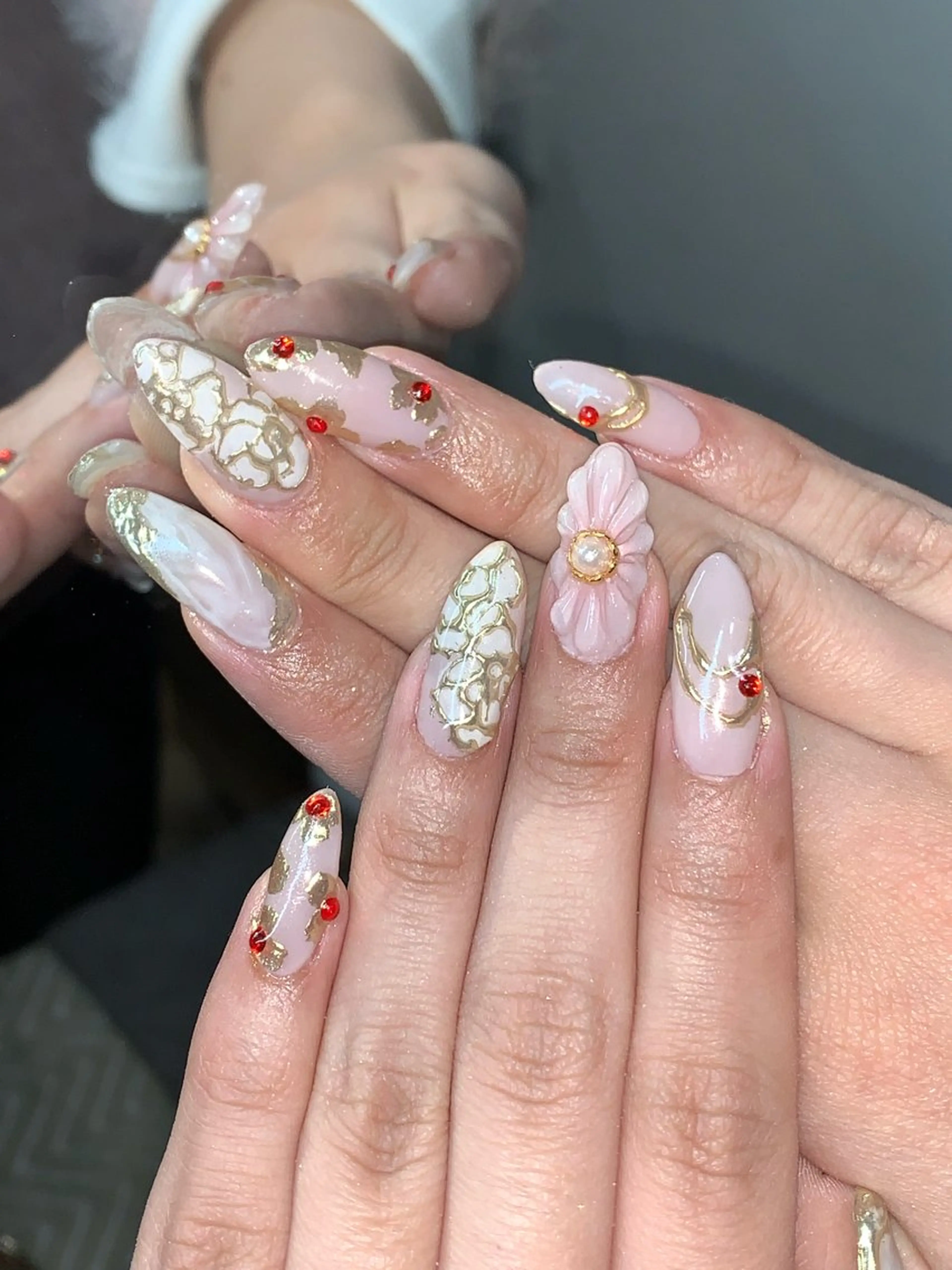 ネイル ハンドネイル さゆり￤推しキャラ ￤ロングネイル🩷のネイルデザイン