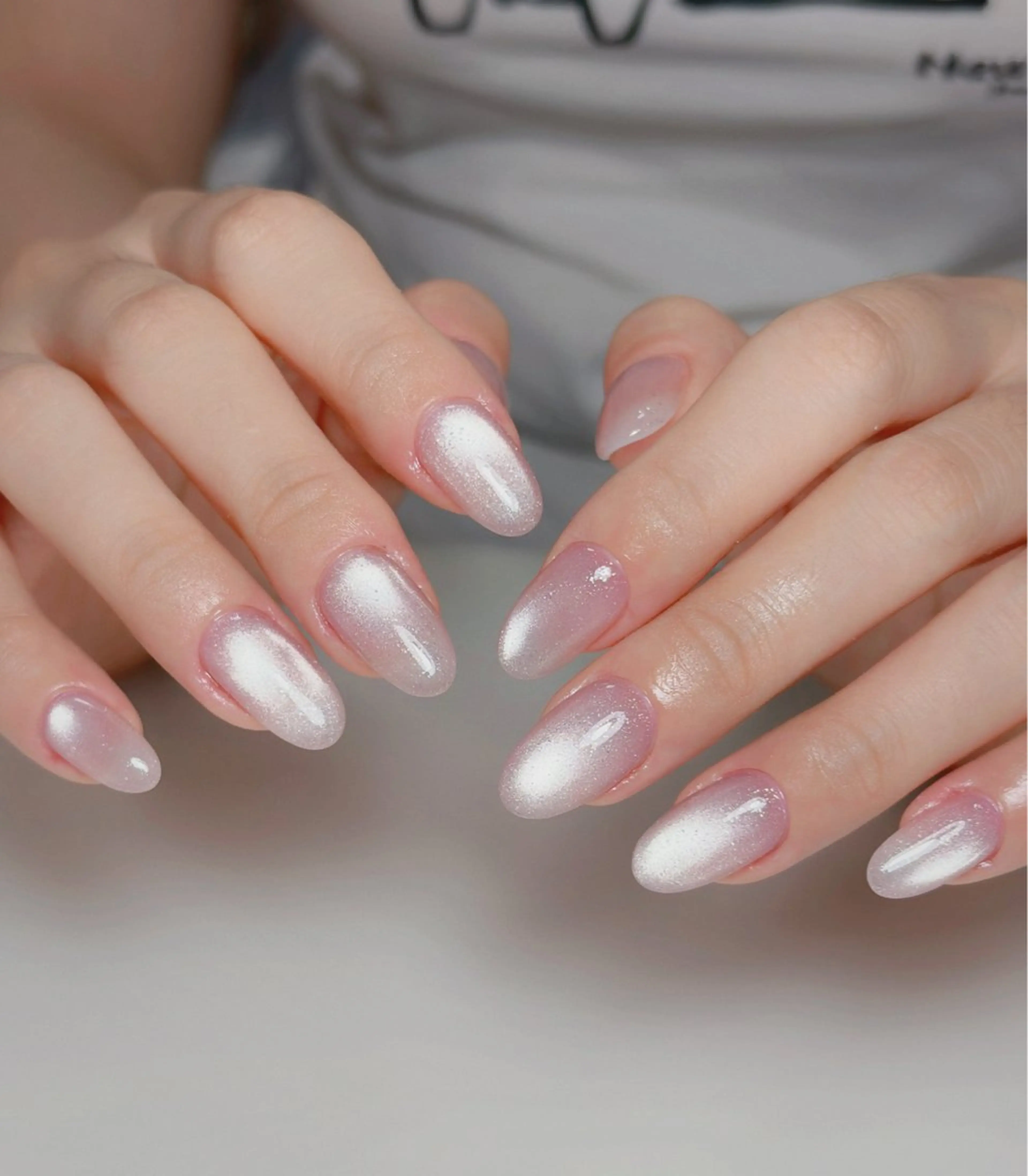 ネイル オーロラネイル 長さ出し フットネイル 韓国ネイル ラメ(グリッター) ハンドネイル 👍thumbs up nail👍のネイルデザイン