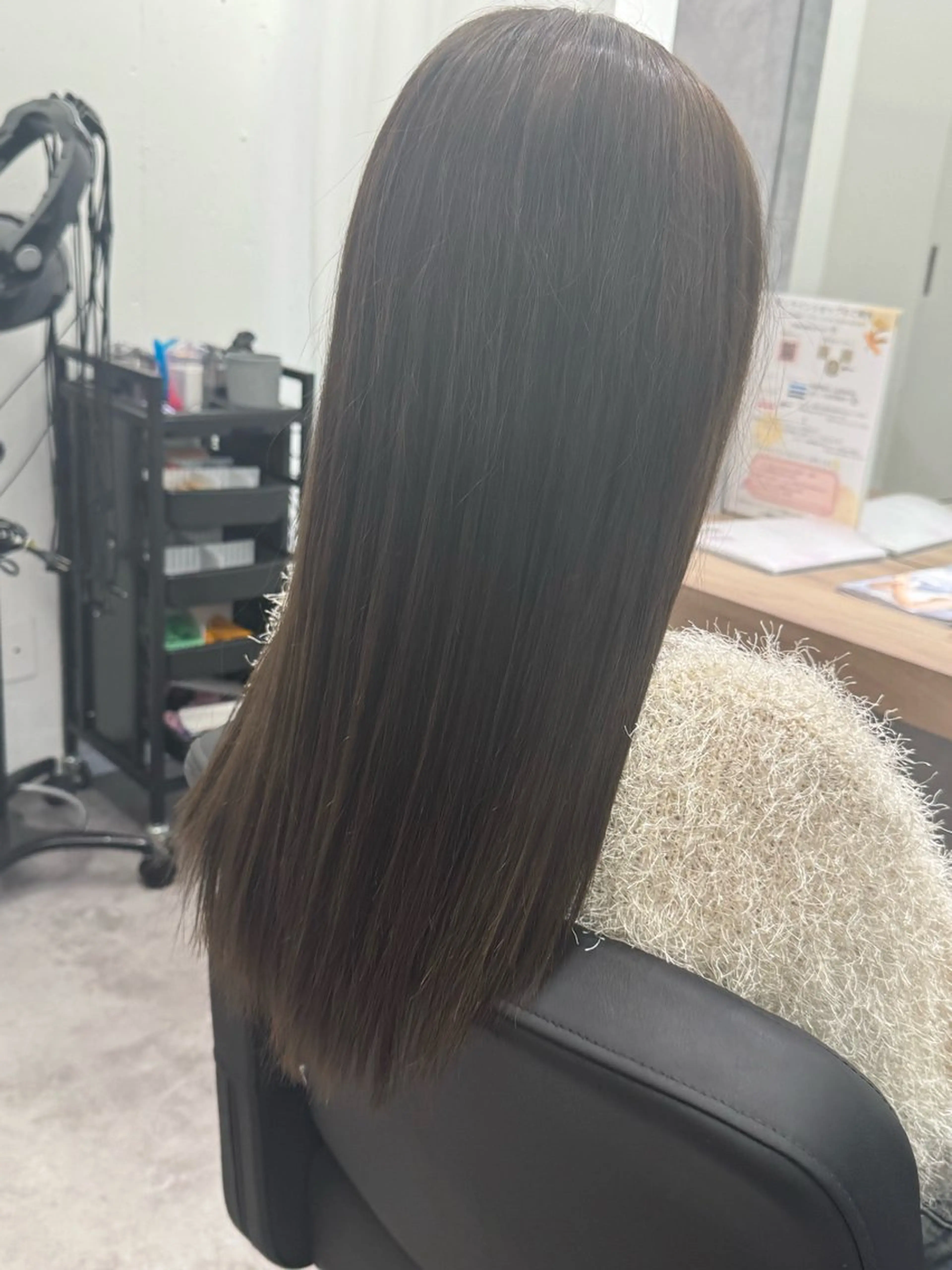 セミロング アッシュ カット ヘアカラー 高橋 廉人のヘアスタイル