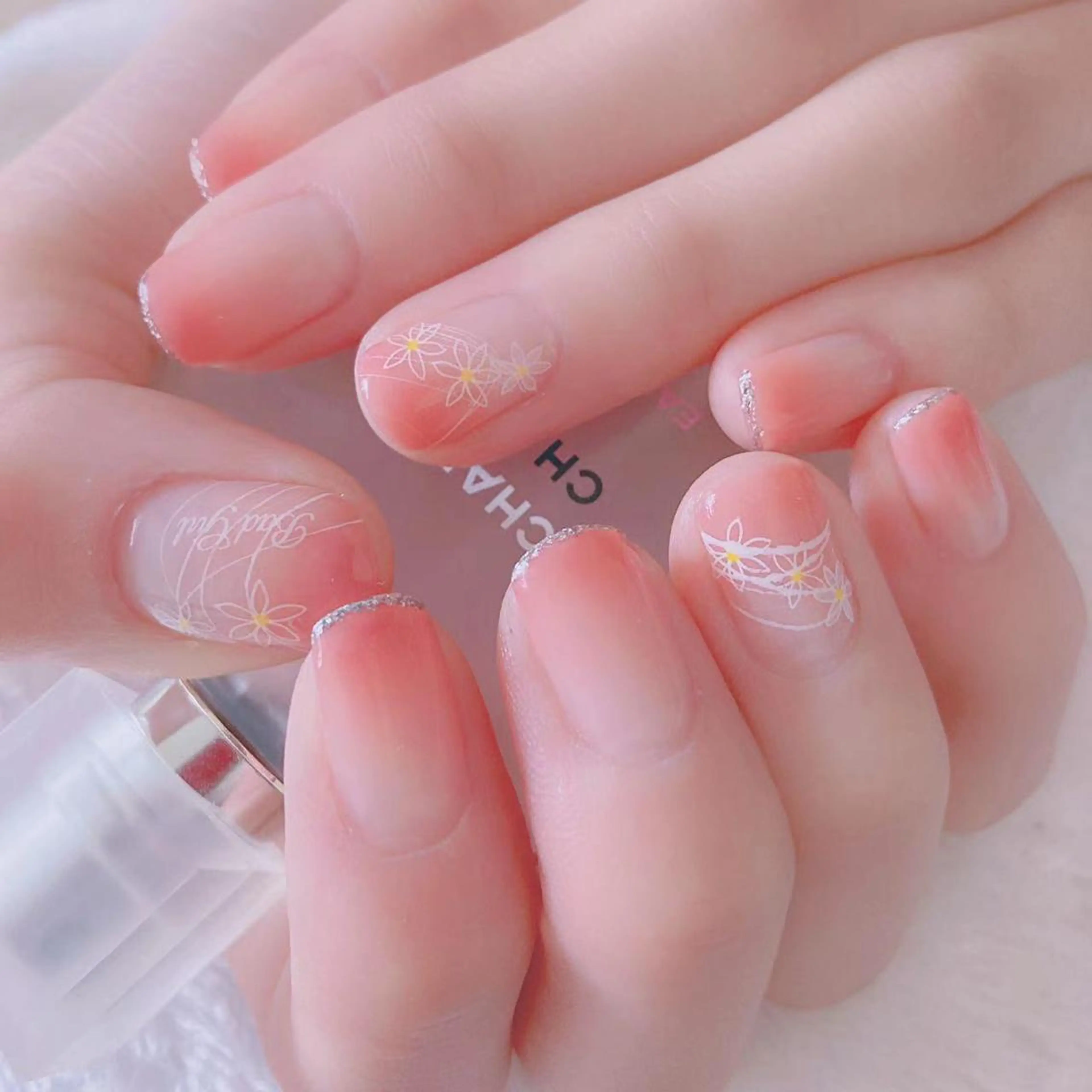 ネイル AngelChris ビューティーサロンのネイルデザイン