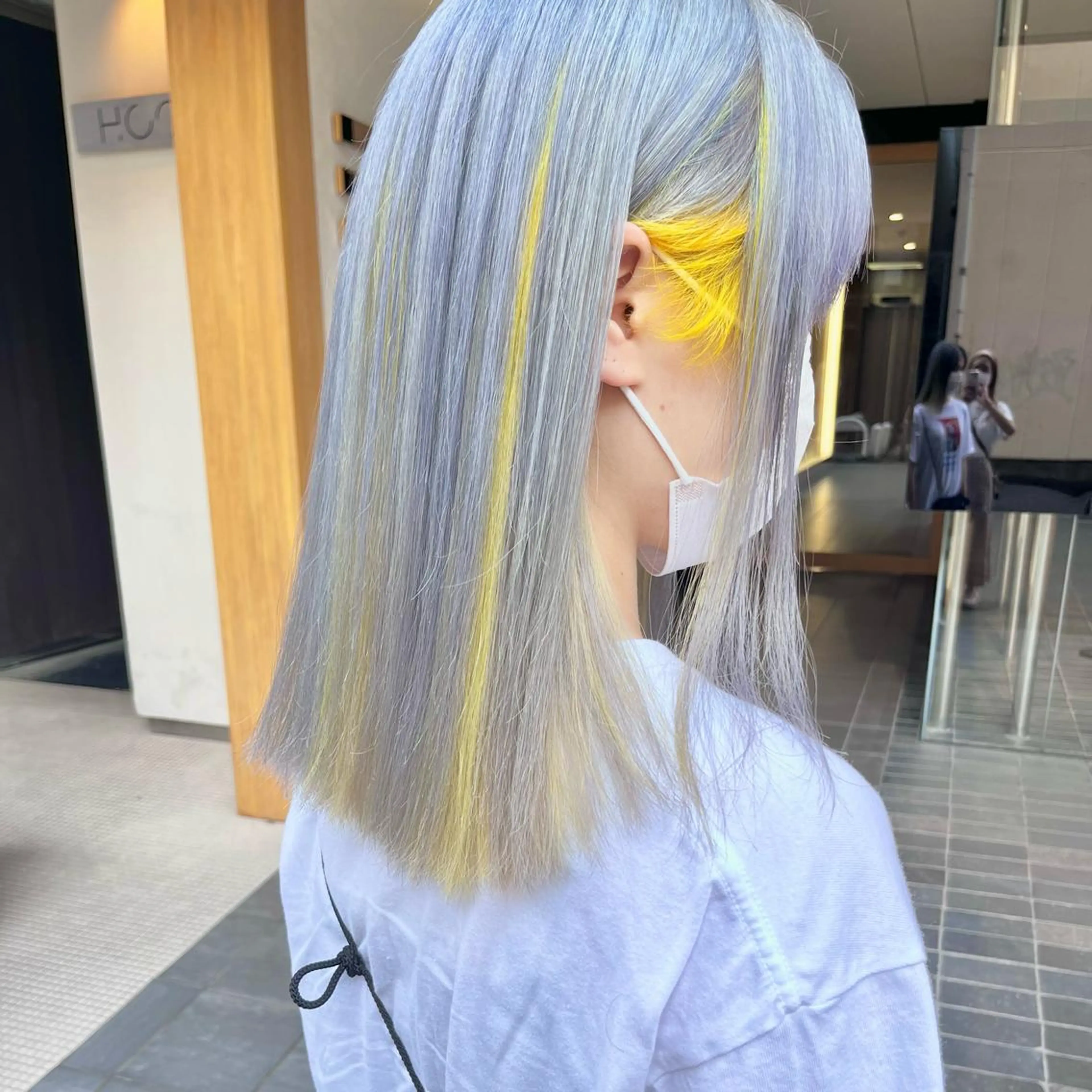 セミロング ヘアカラー トリートメント ERNEST OSAKA所属・堺 鳳 ママ美容師 yukariのヘアスタイル